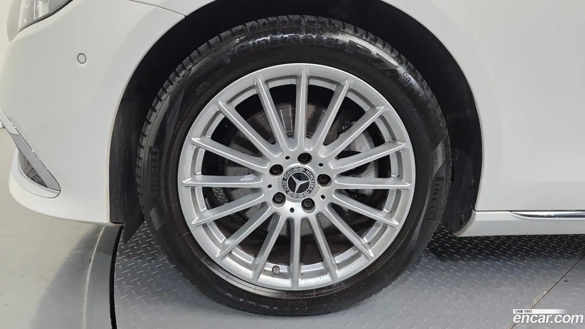 E-Class Mercedes-Benz 2022.7-OUTER-005