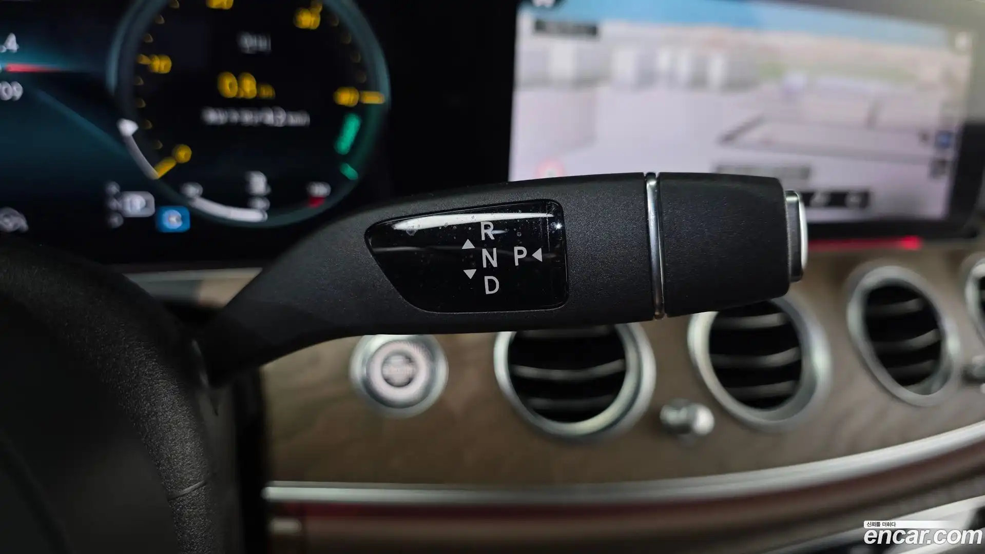 E-Class Mercedes-Benz 2022.7-INNER-009