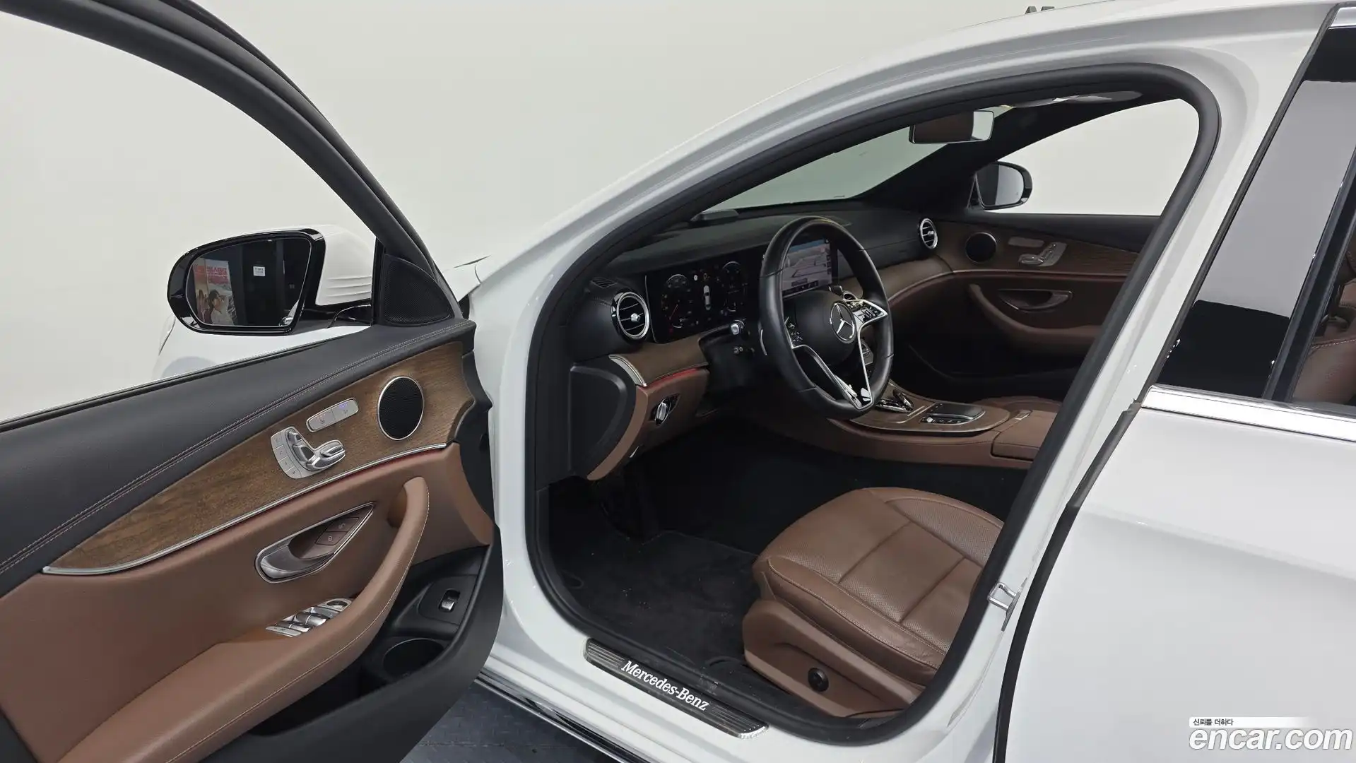 E-Class Mercedes-Benz 2022.7-INNER-010