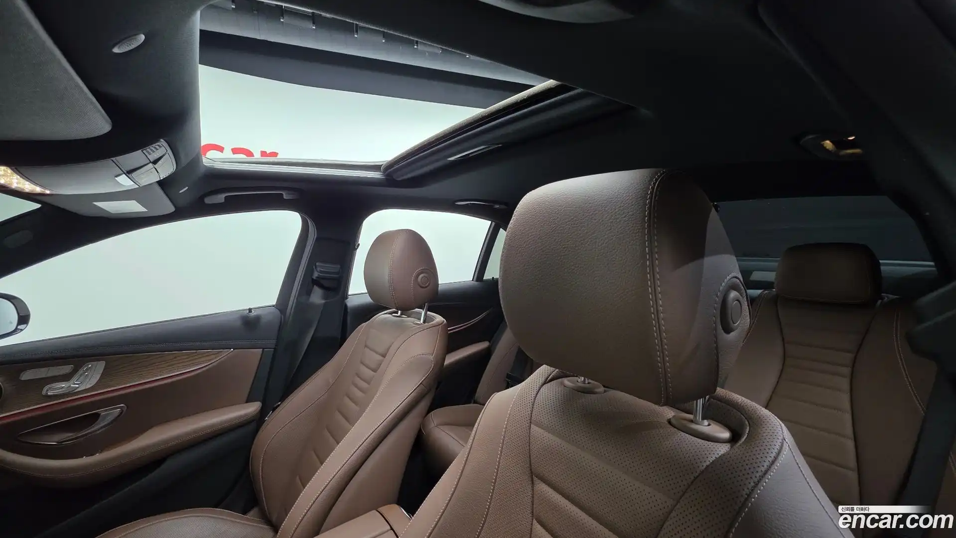 E-Class Mercedes-Benz 2022.7-OPTION-020