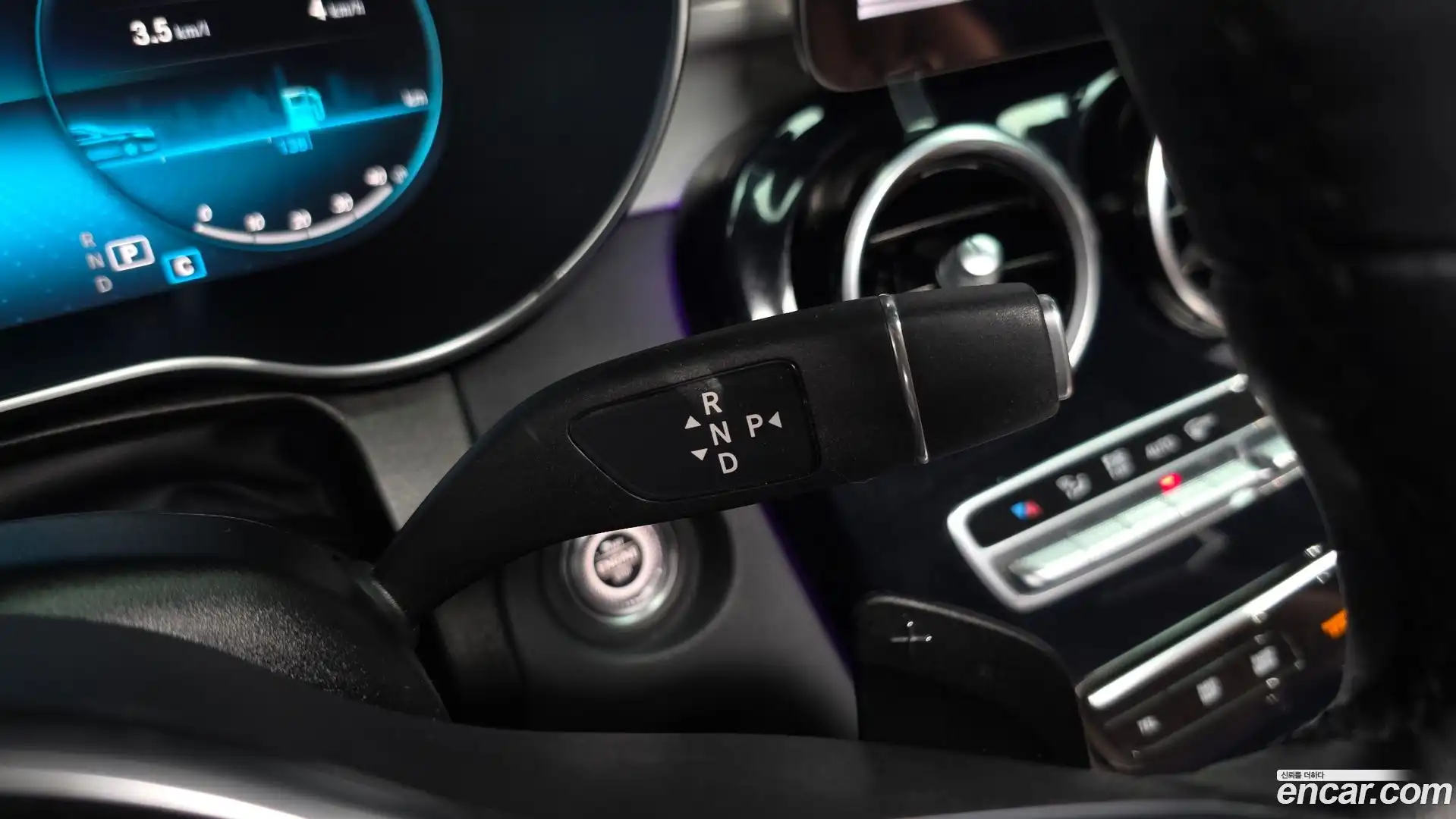 GLC-Class Mercedes-Benz 2020.9-INNER-009