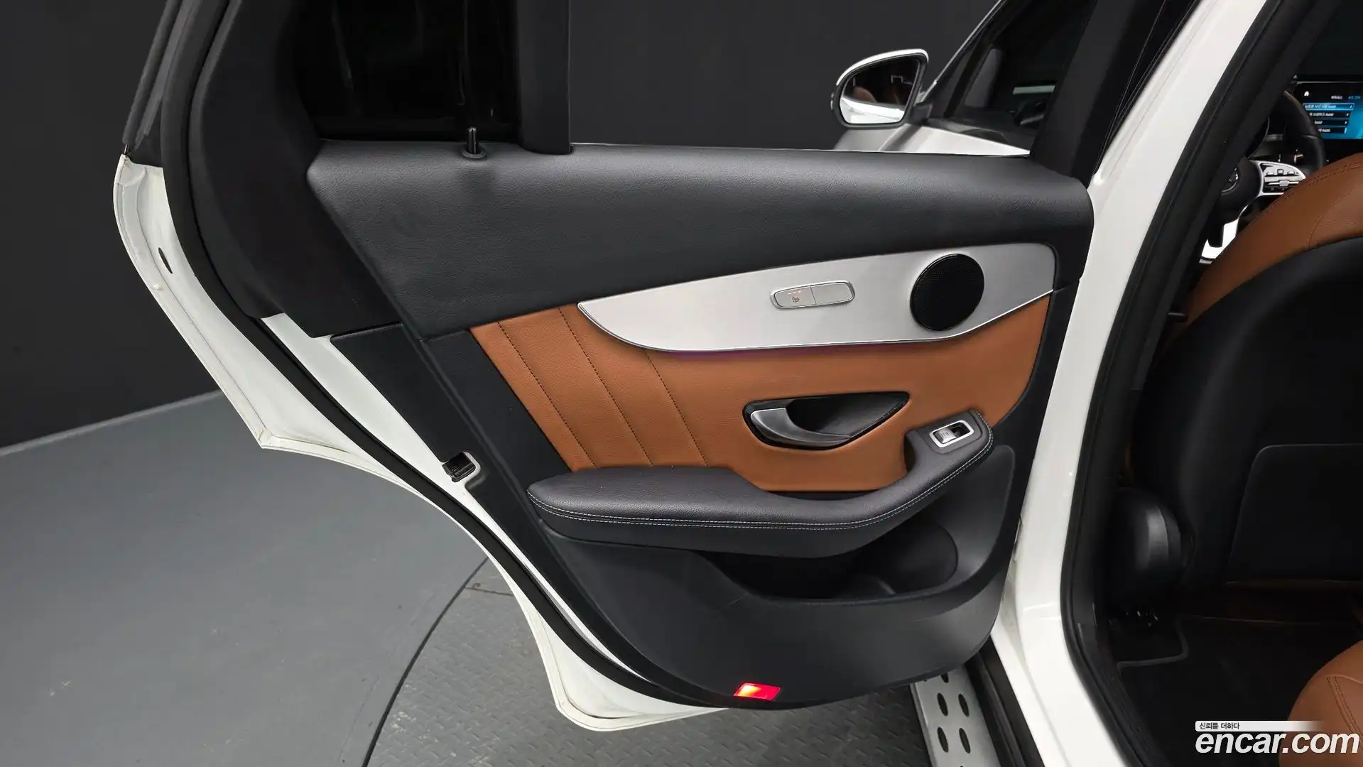 GLC-Class Mercedes-Benz 2020.9-INNER-035
