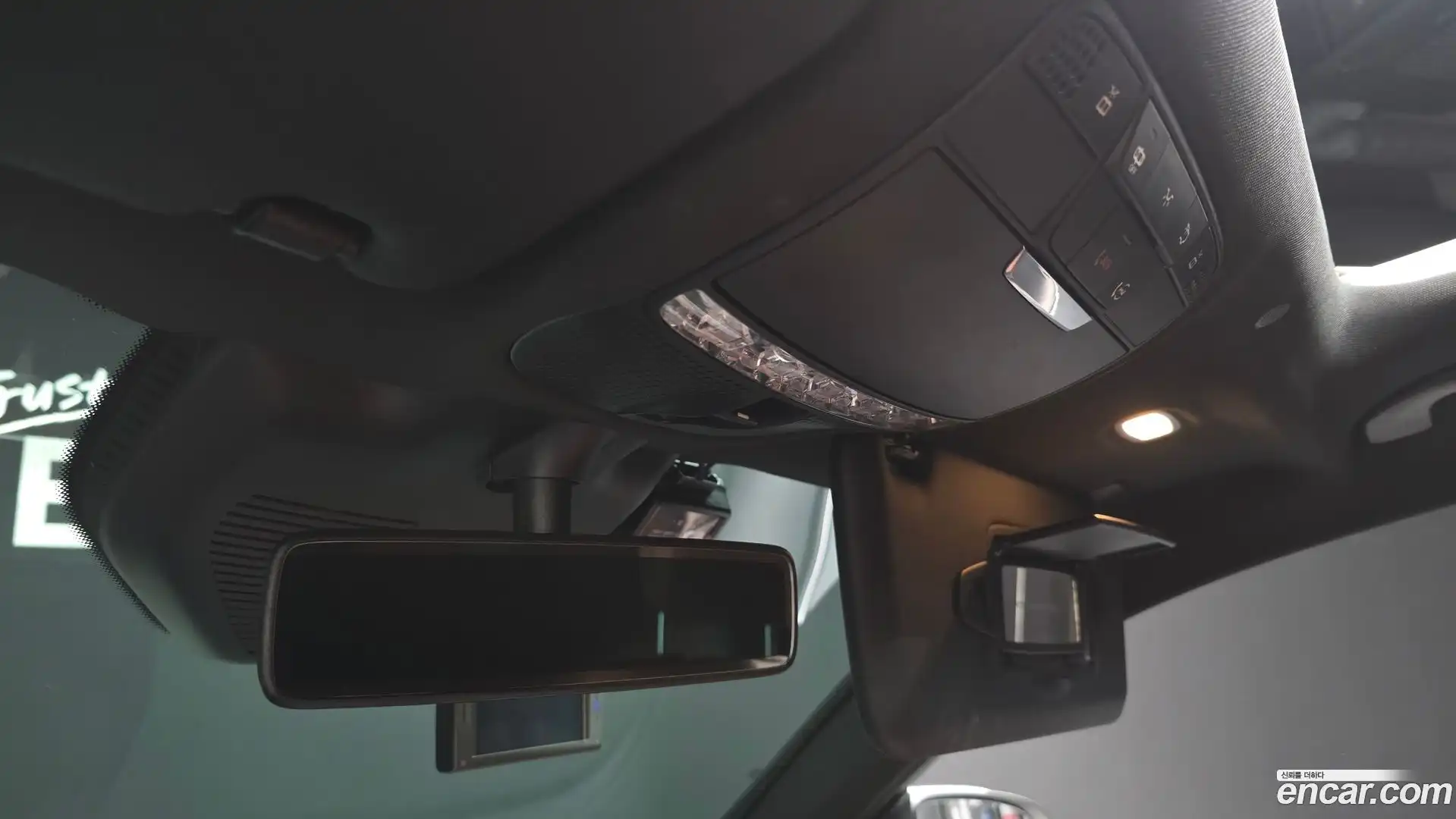GLC-Class Mercedes-Benz 2020.9-OPTION-042
