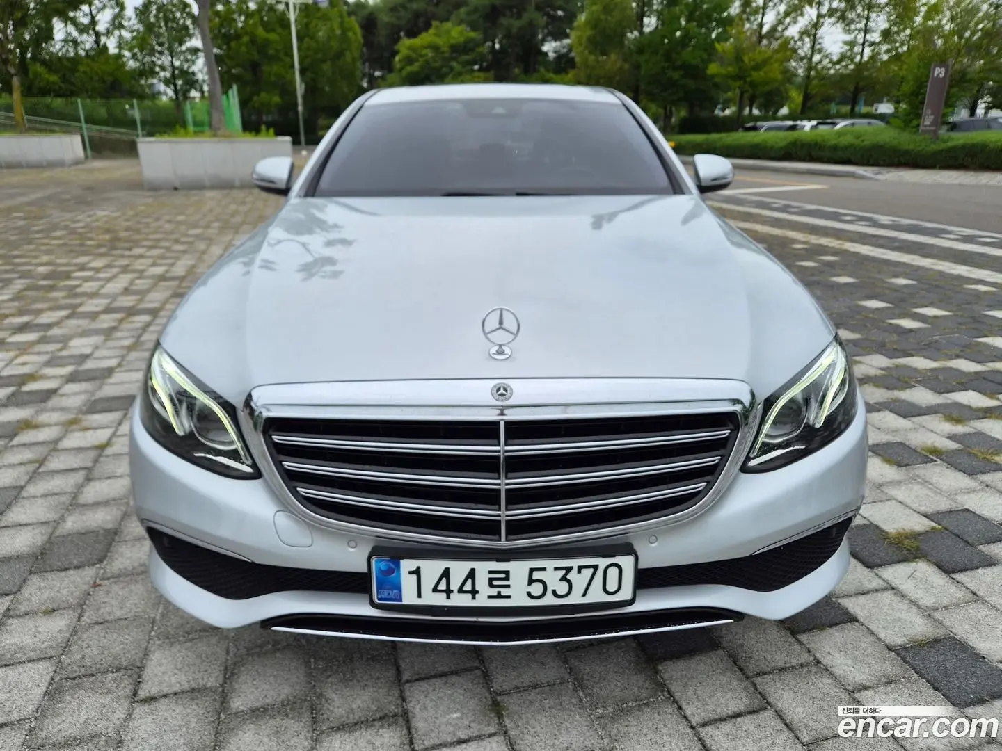 Main__Slider__Photo:E-Class Mercedes-Benz 2020.8-0