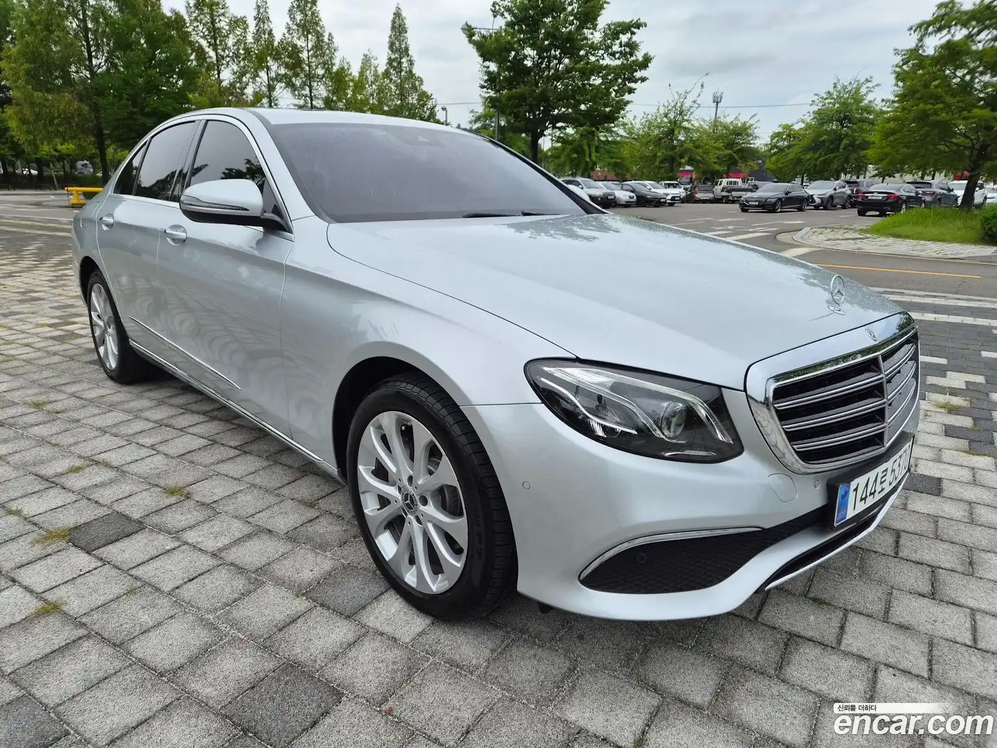 E-Class Mercedes-Benz 2020.8-OUTER-002