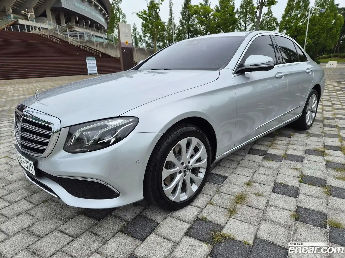 E-Class Mercedes-Benz 2020.8-OUTER-003