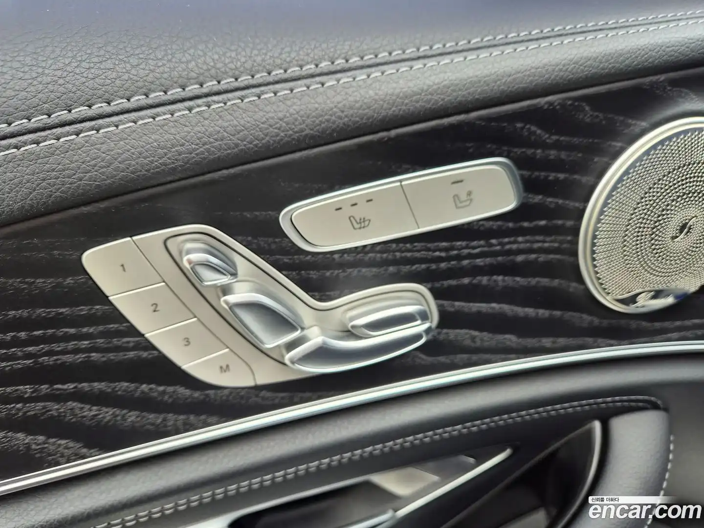 E-Class Mercedes-Benz 2020.8-OPTION-017