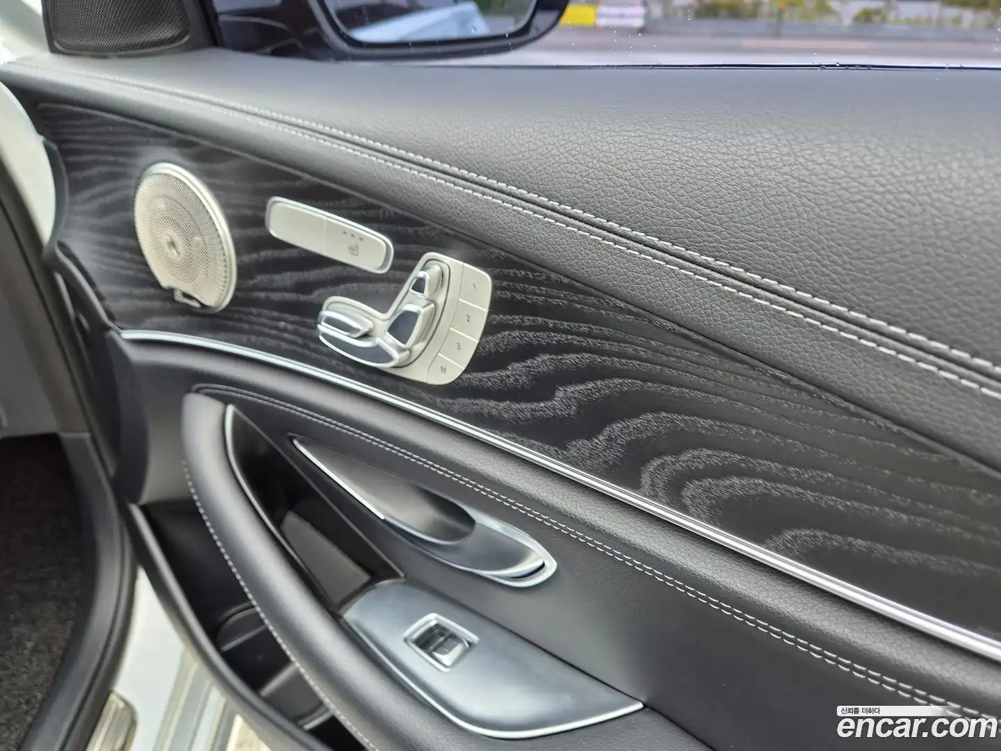 E-Class Mercedes-Benz 2020.8-OPTION-023
