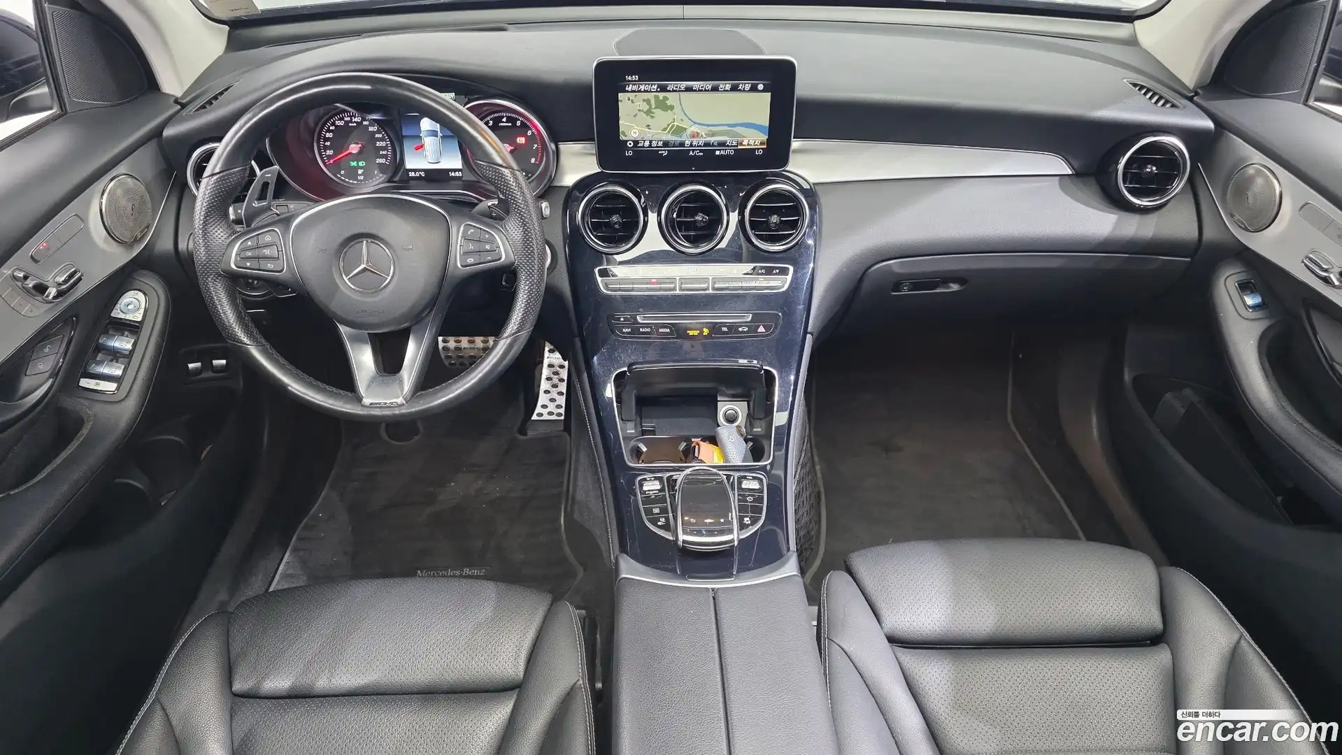 GLC-Class Mercedes-Benz 2018.6-INNER-007