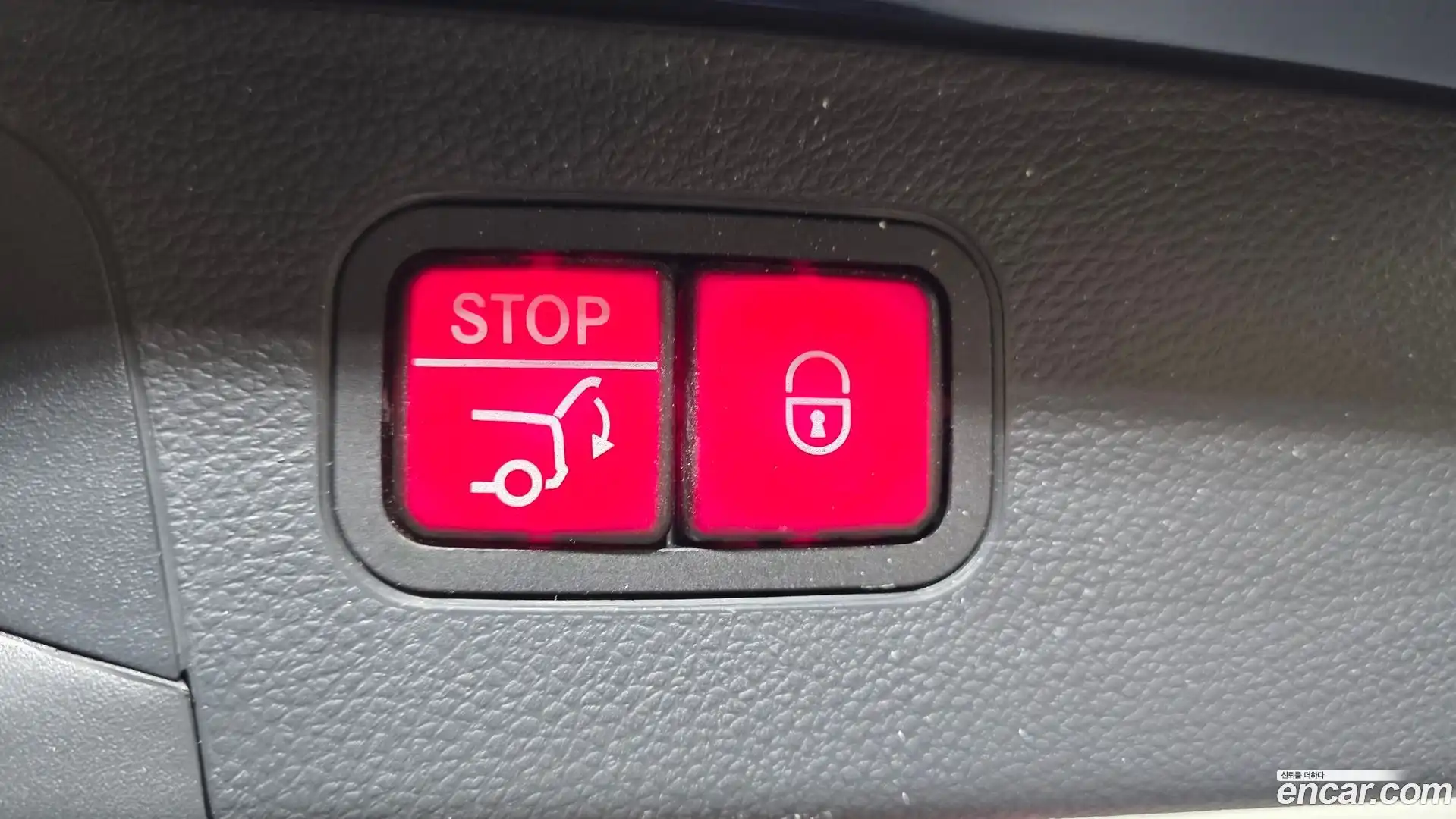 GLC-Class Mercedes-Benz 2018.6-OPTION-021