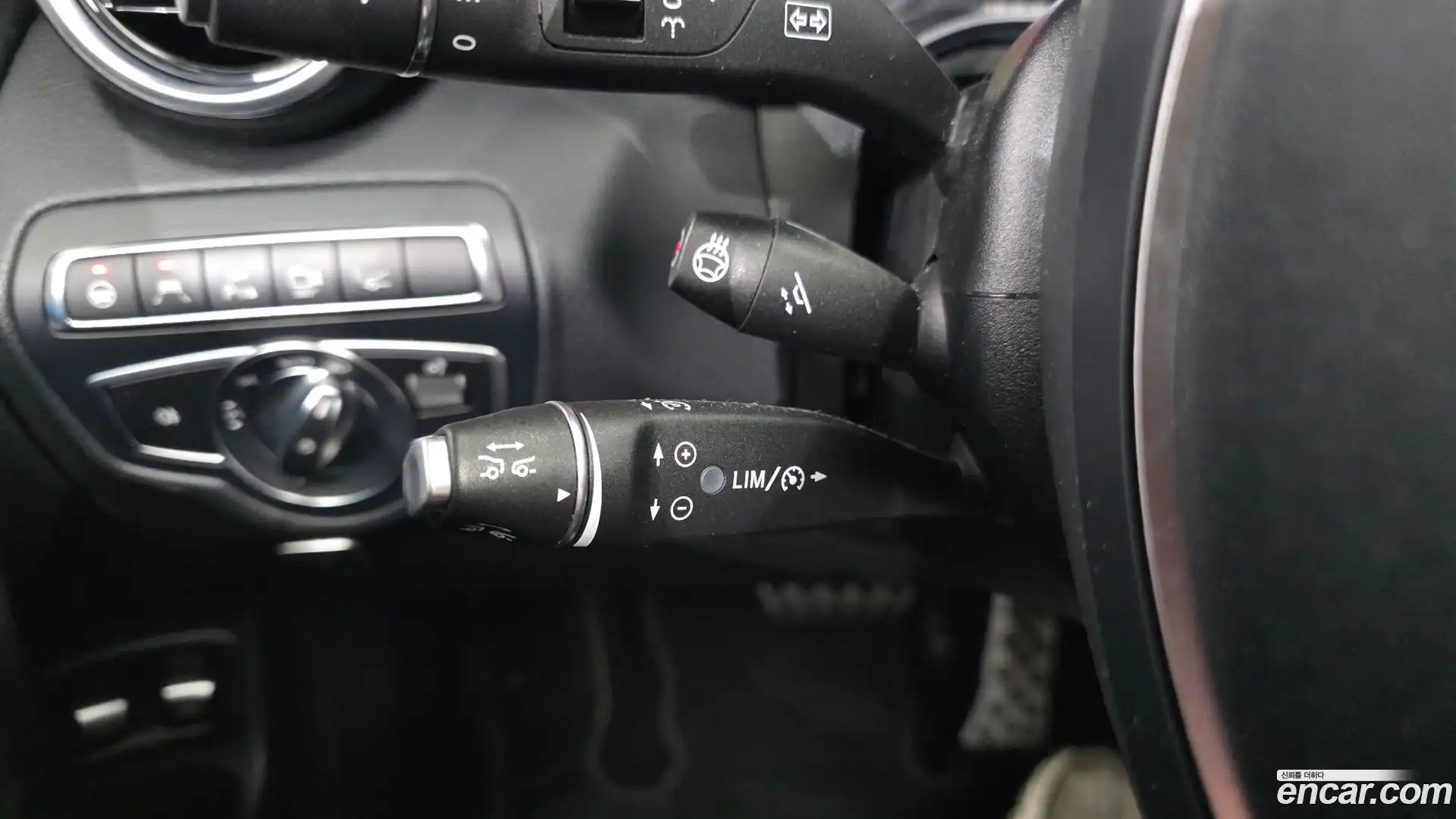 GLC-Class Mercedes-Benz 2018.6-OPTION-040