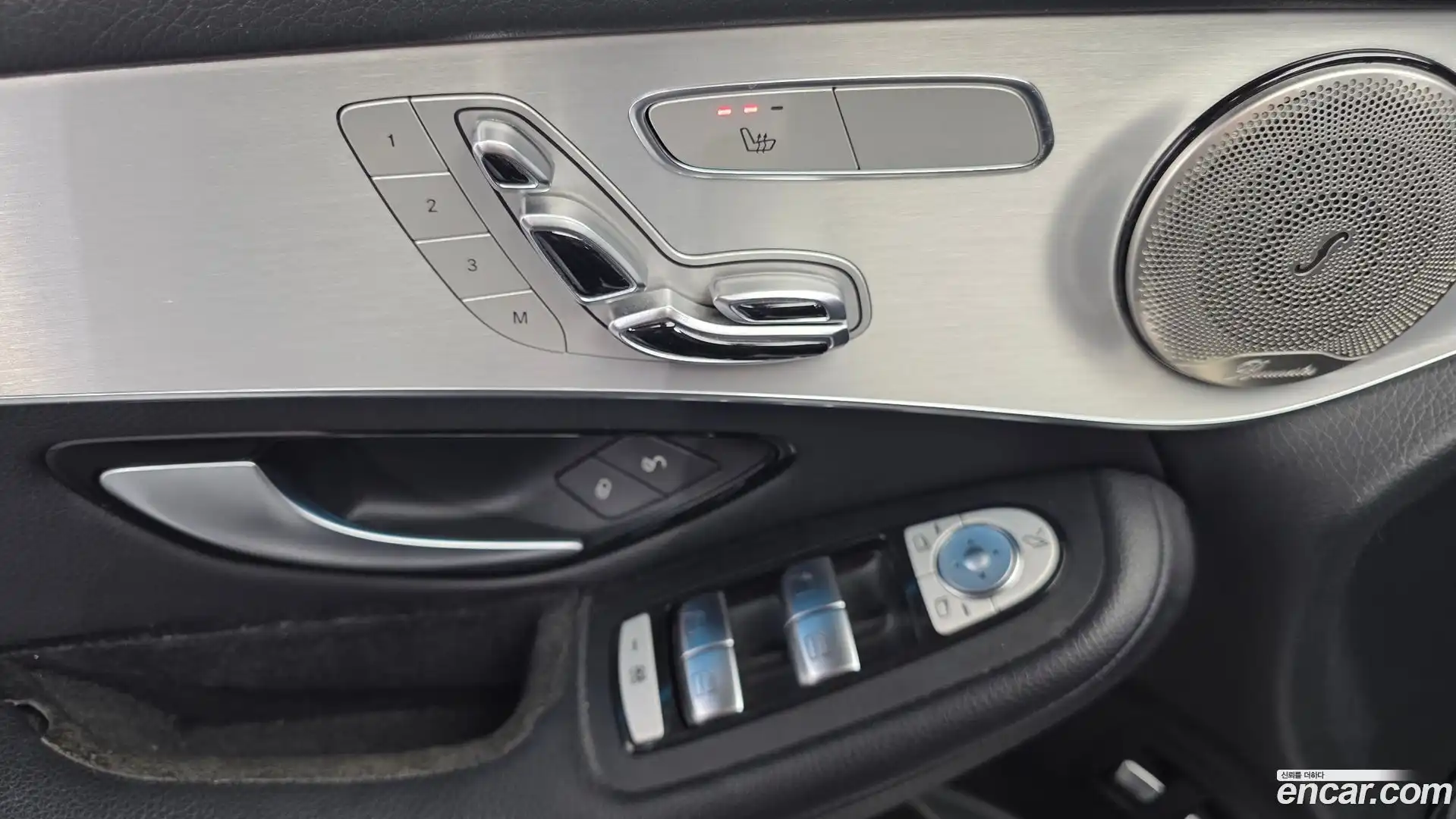 GLC-Class Mercedes-Benz 2018.6-OPTION-041
