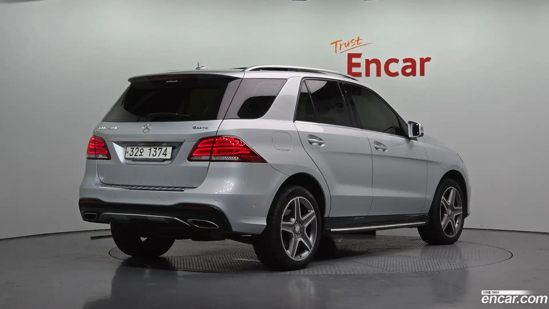 GLE-Class Mercedes-Benz 2017.4-OUTER-002