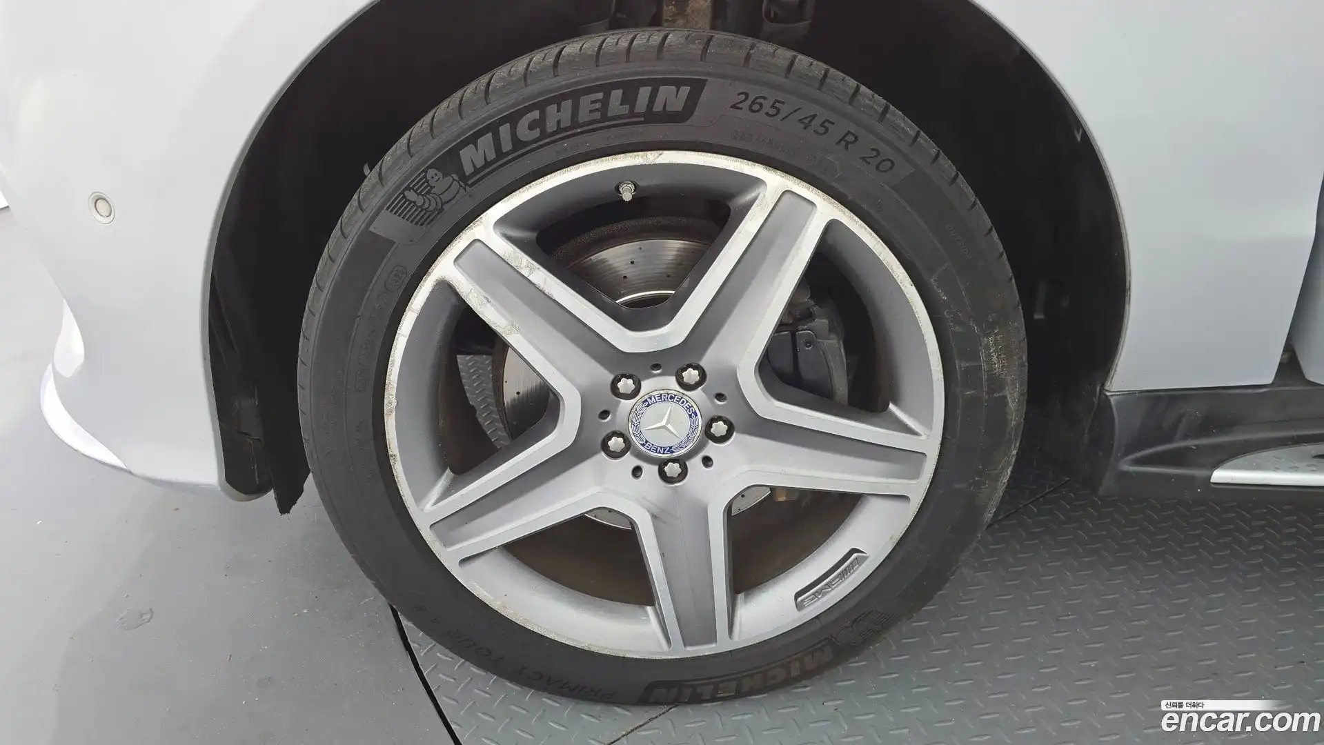 GLE-Class Mercedes-Benz 2017.4-OUTER-005