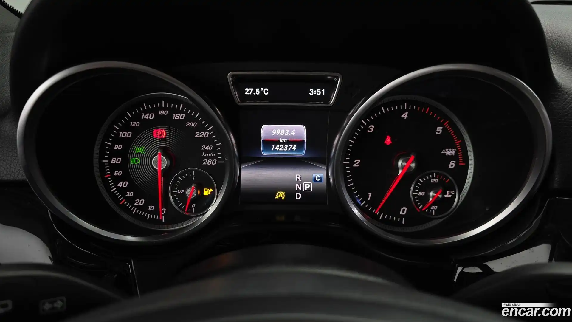 GLE-Class Mercedes-Benz 2017.4-INNER-008