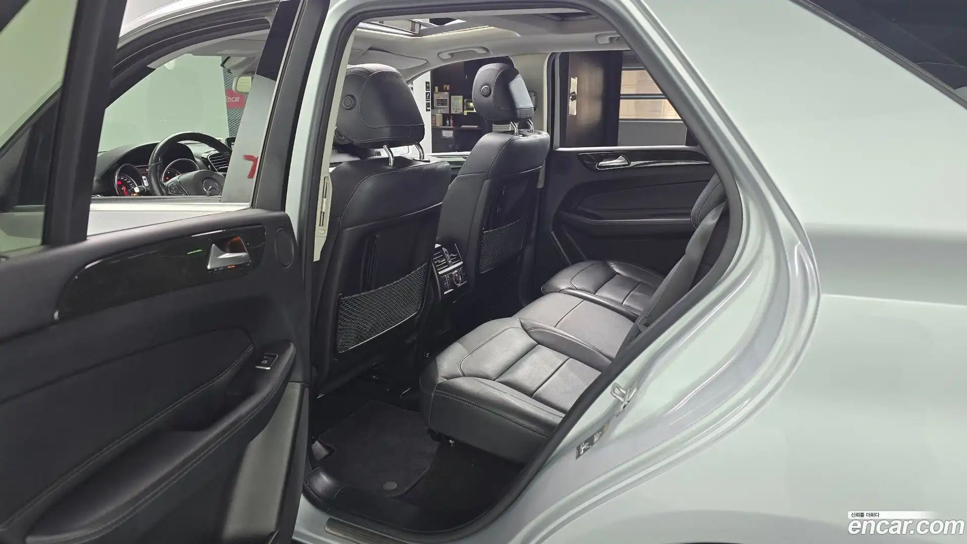 GLE-Class Mercedes-Benz 2017.4-OPTION-015