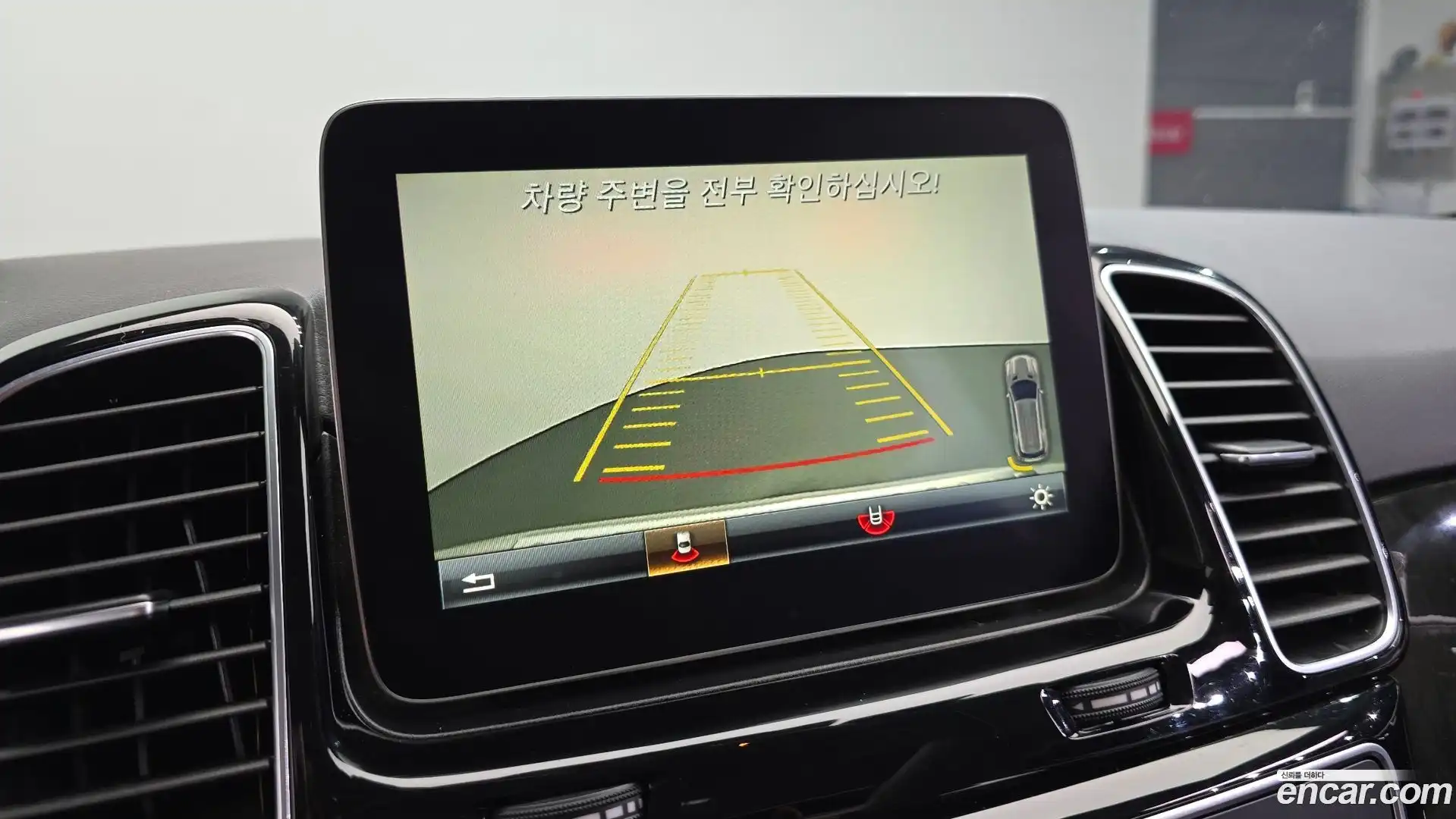 GLE-Class Mercedes-Benz 2017.4-OPTION-020