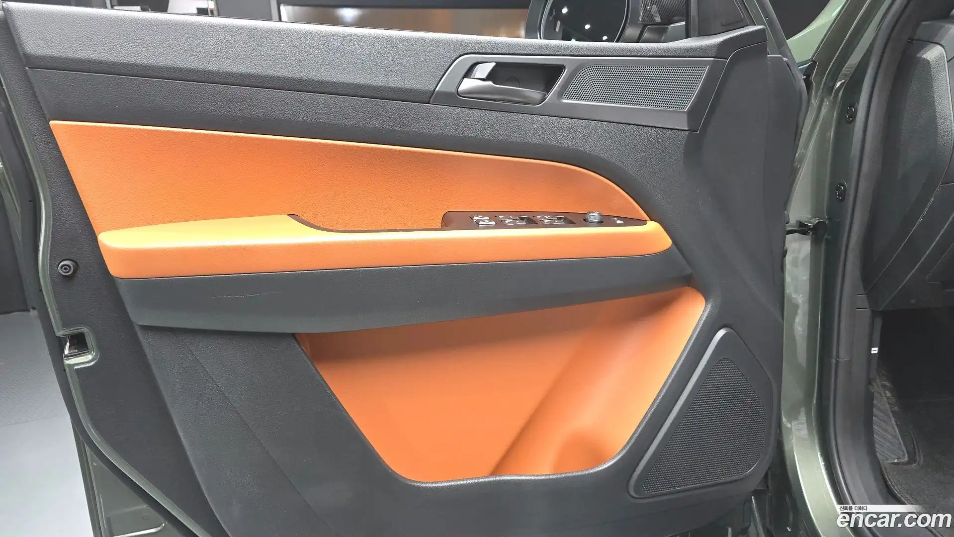 Rexton KG Mobility 2022.4-INNER-034