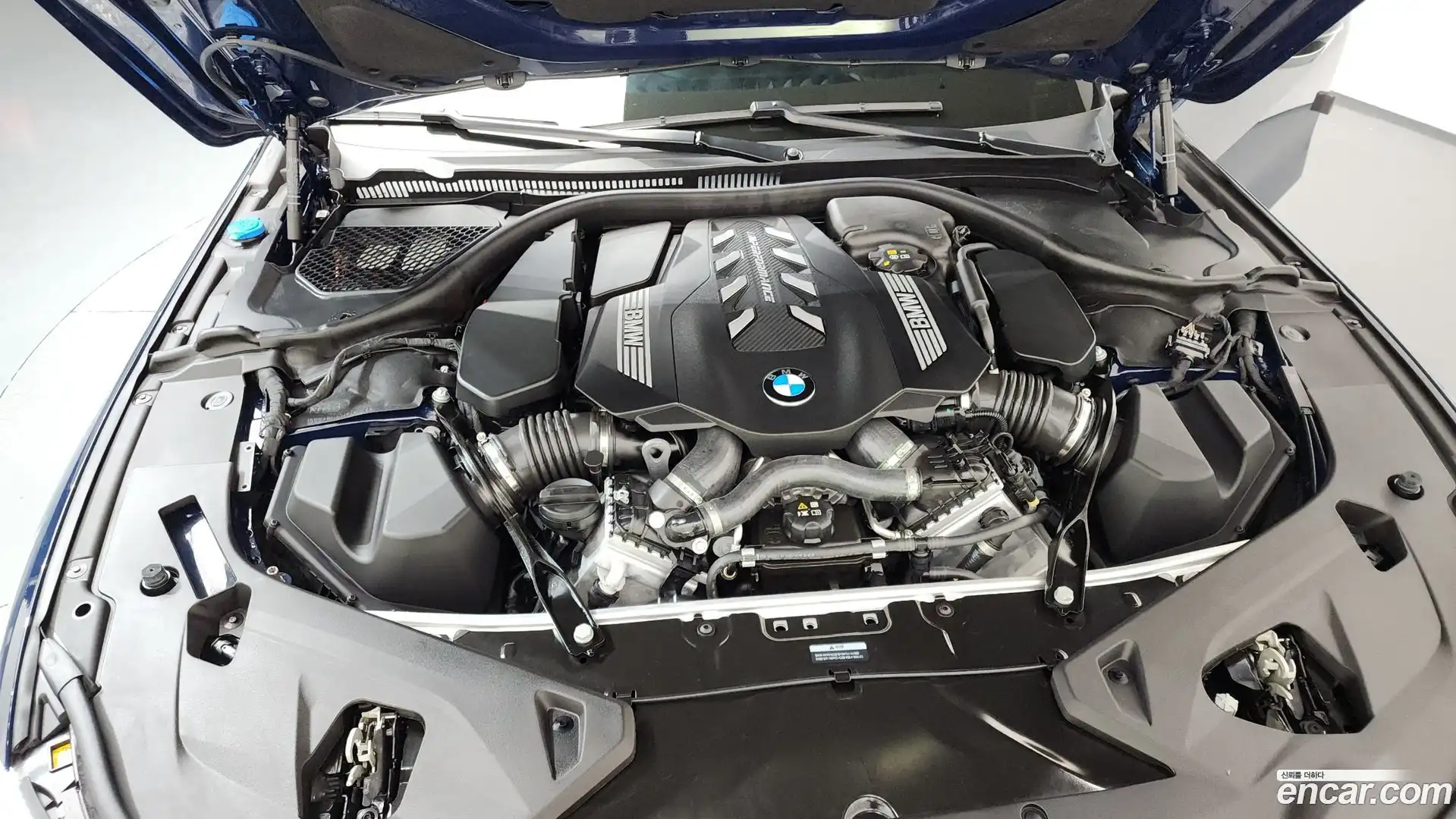 8-Series BMW 2024.4-OUTER-006