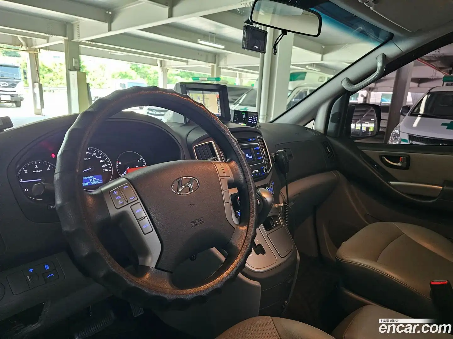 Starex Hyundai 2017.1-INNER-009