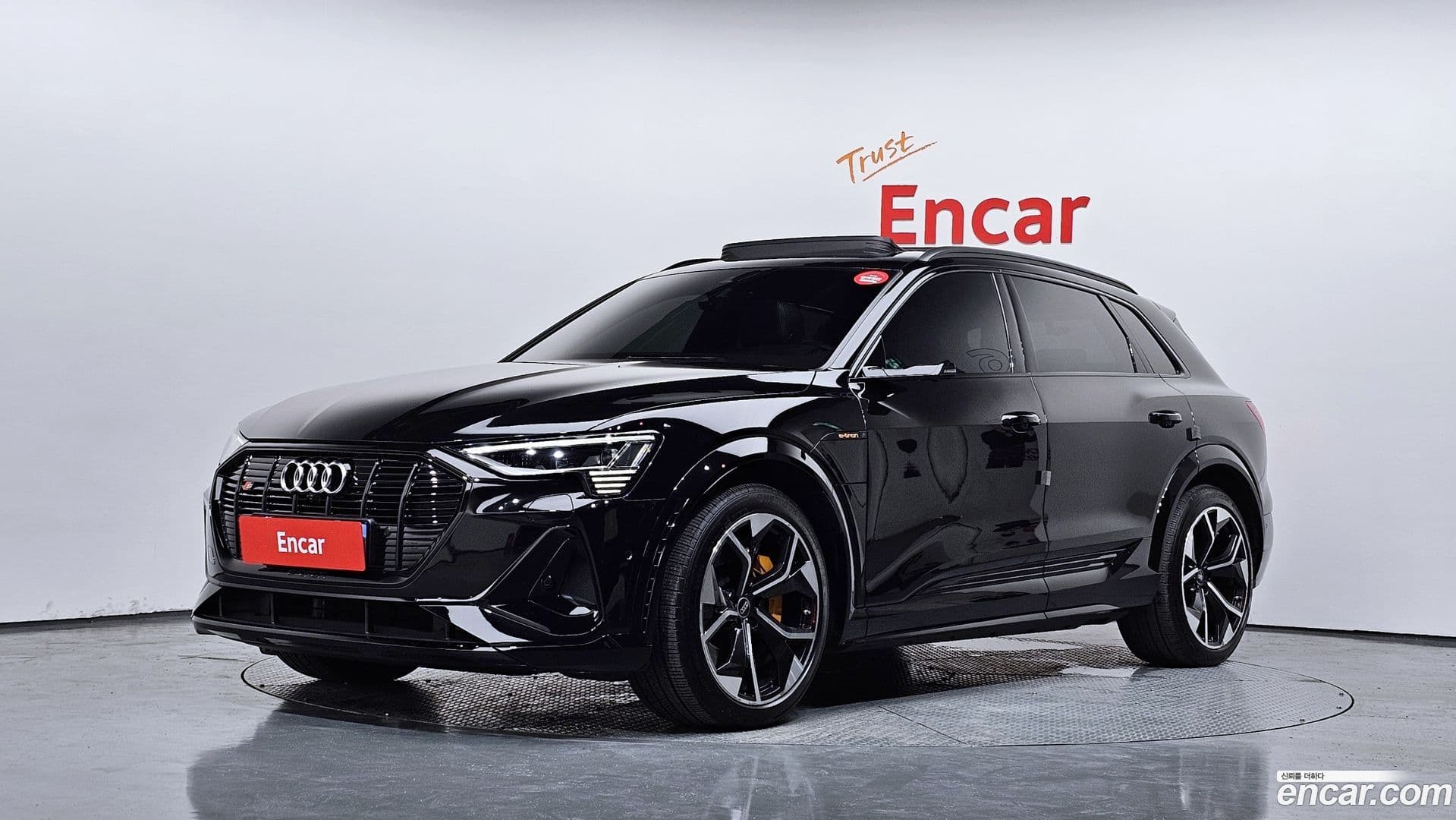 Main__Slider__Photo:e-tron Audi 2023.7-0