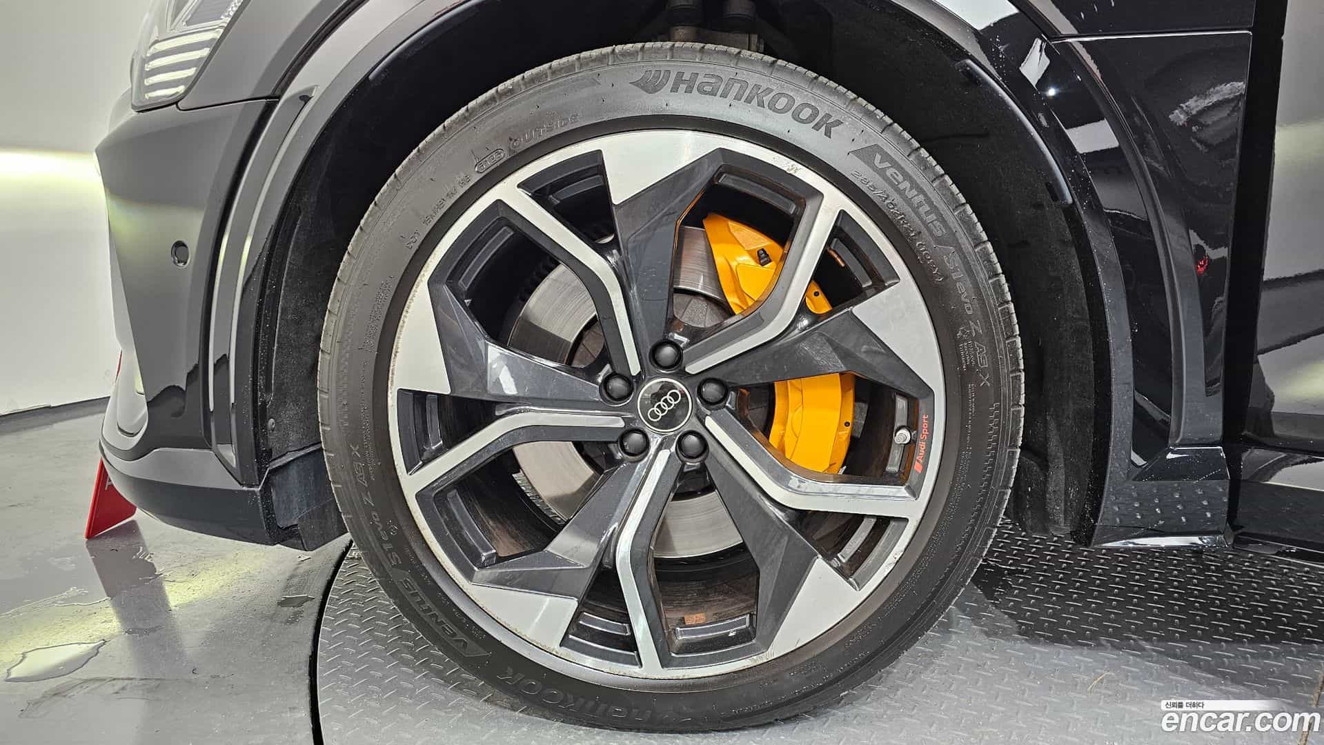 e-tron Audi 2023.7-OUTER-005