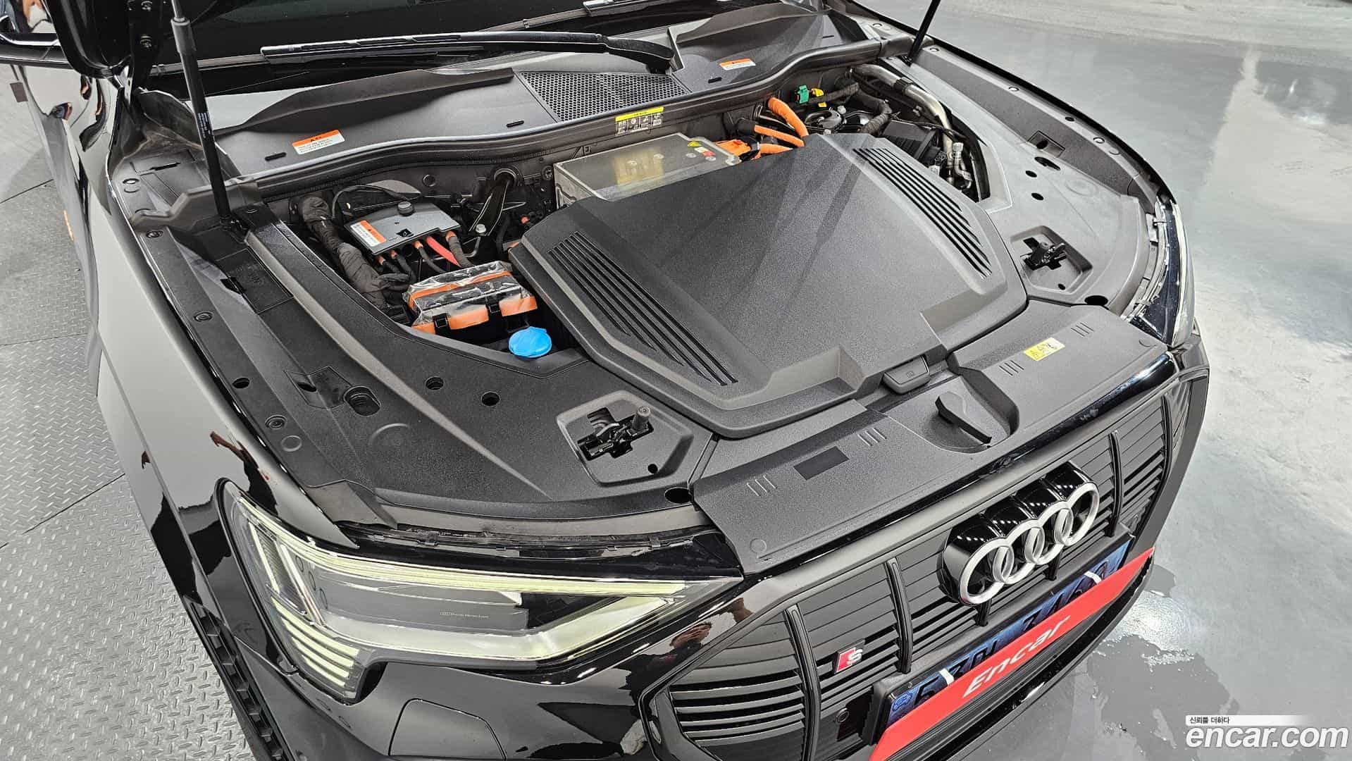 e-tron Audi 2023.7-OUTER-006
