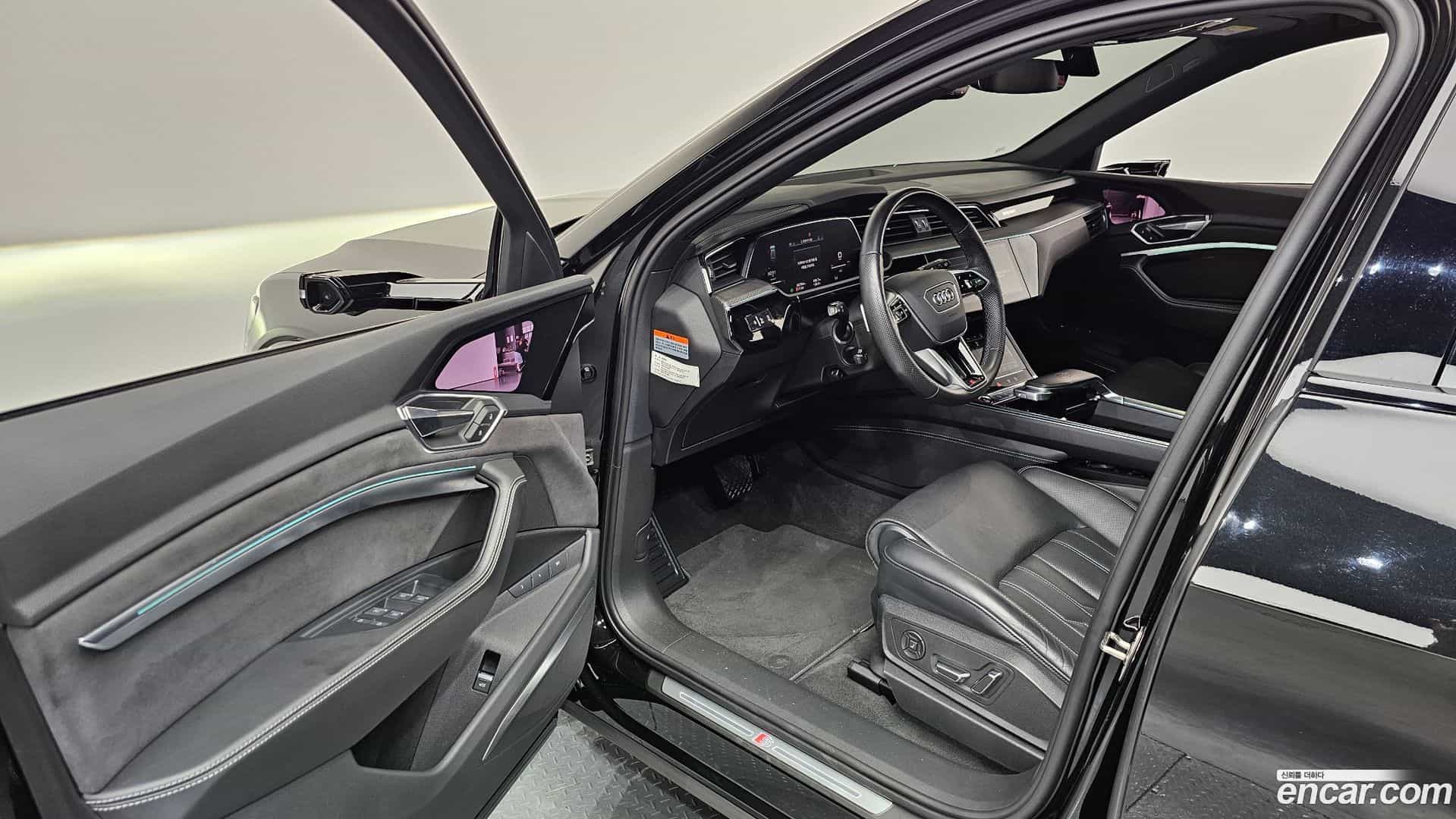 e-tron Audi 2023.7-INNER-010