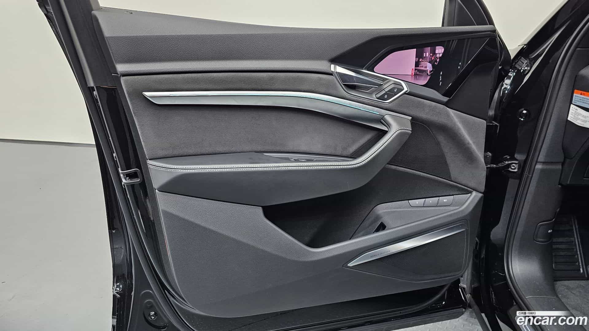 e-tron Audi 2023.7-INNER-034