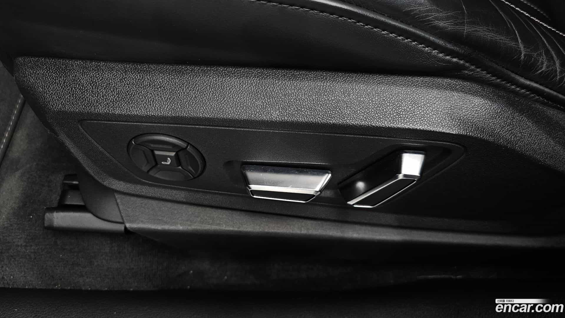e-tron Audi 2023.7-OPTION-044