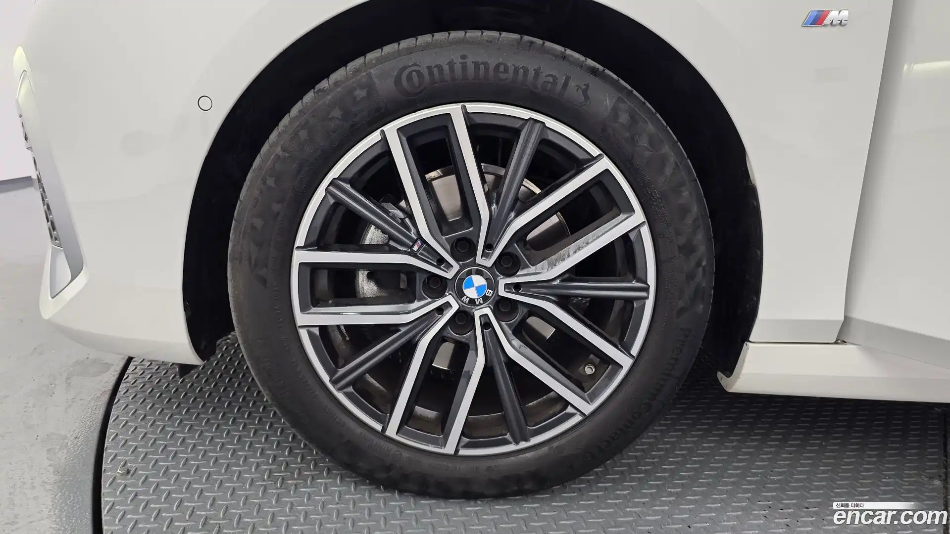 2-Series BMW 2025.5-OUTER-005