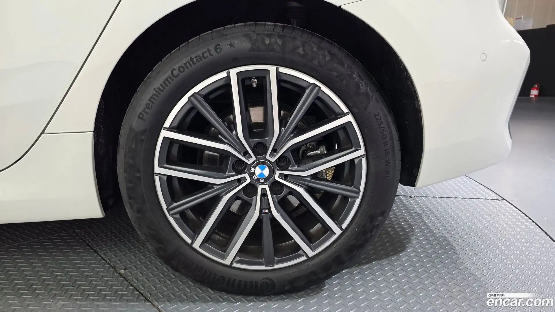 2-Series BMW 2025.5-OUTER-031