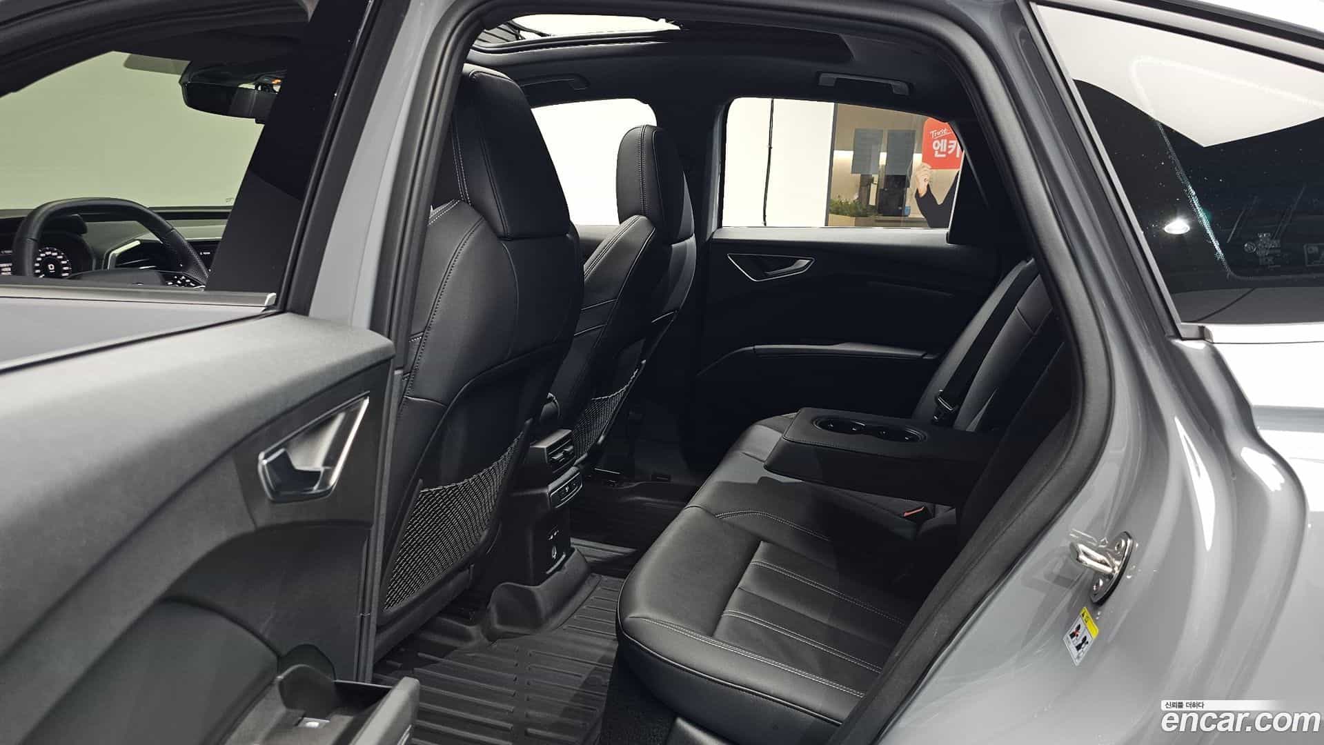 Q4 e-tron Audi 2025.2-OPTION-016