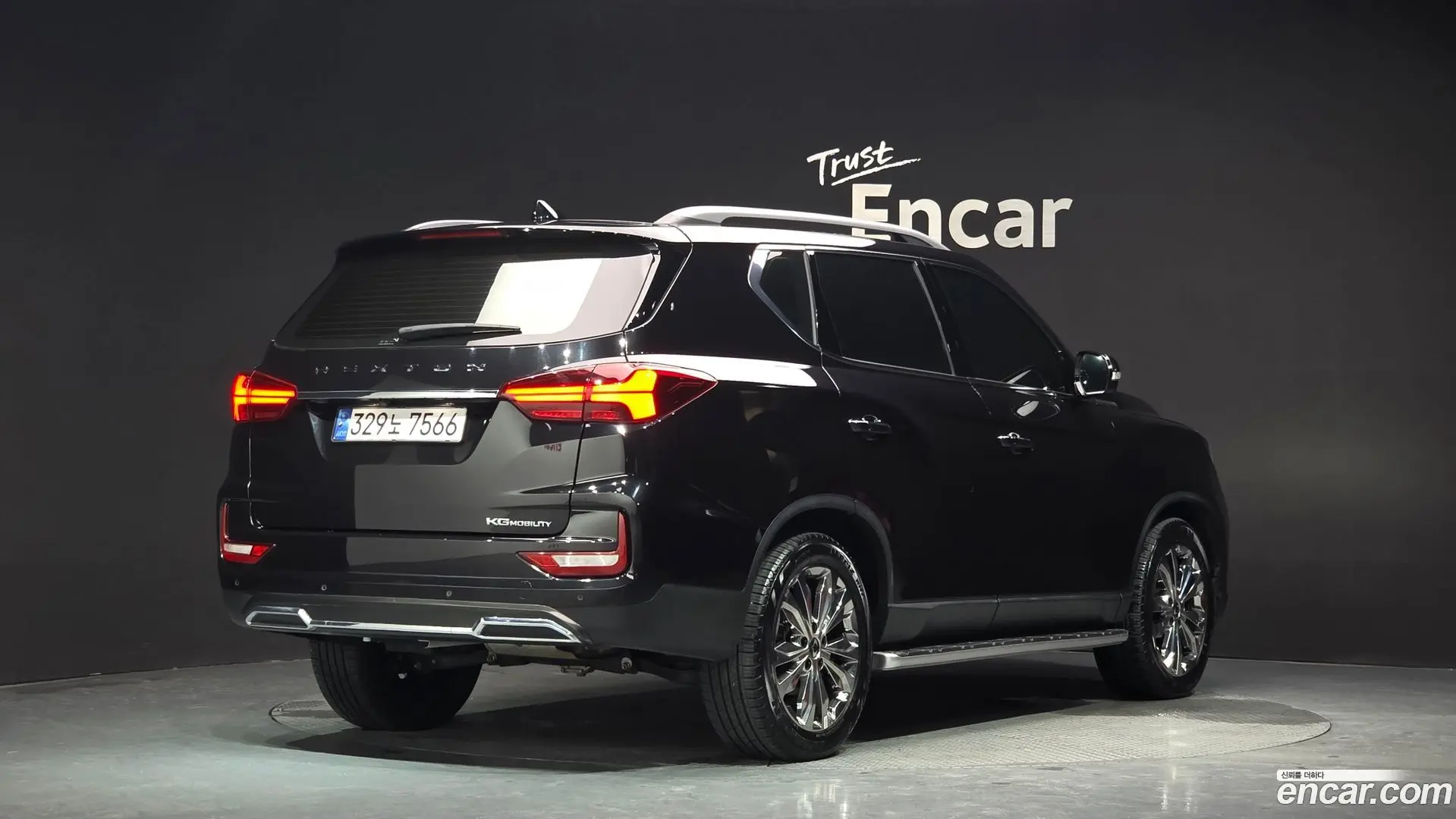 Main__Slider__Photo:Rexton KG Mobility 2023.6-1