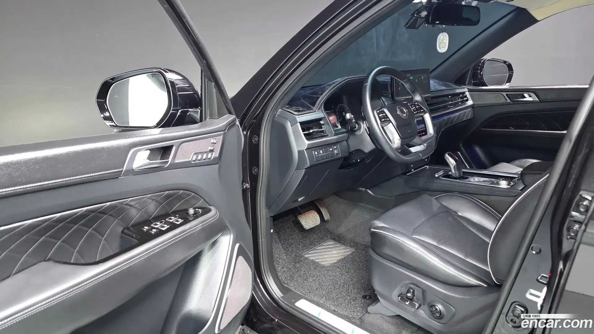 Rexton KG Mobility 2023.6-INNER-010