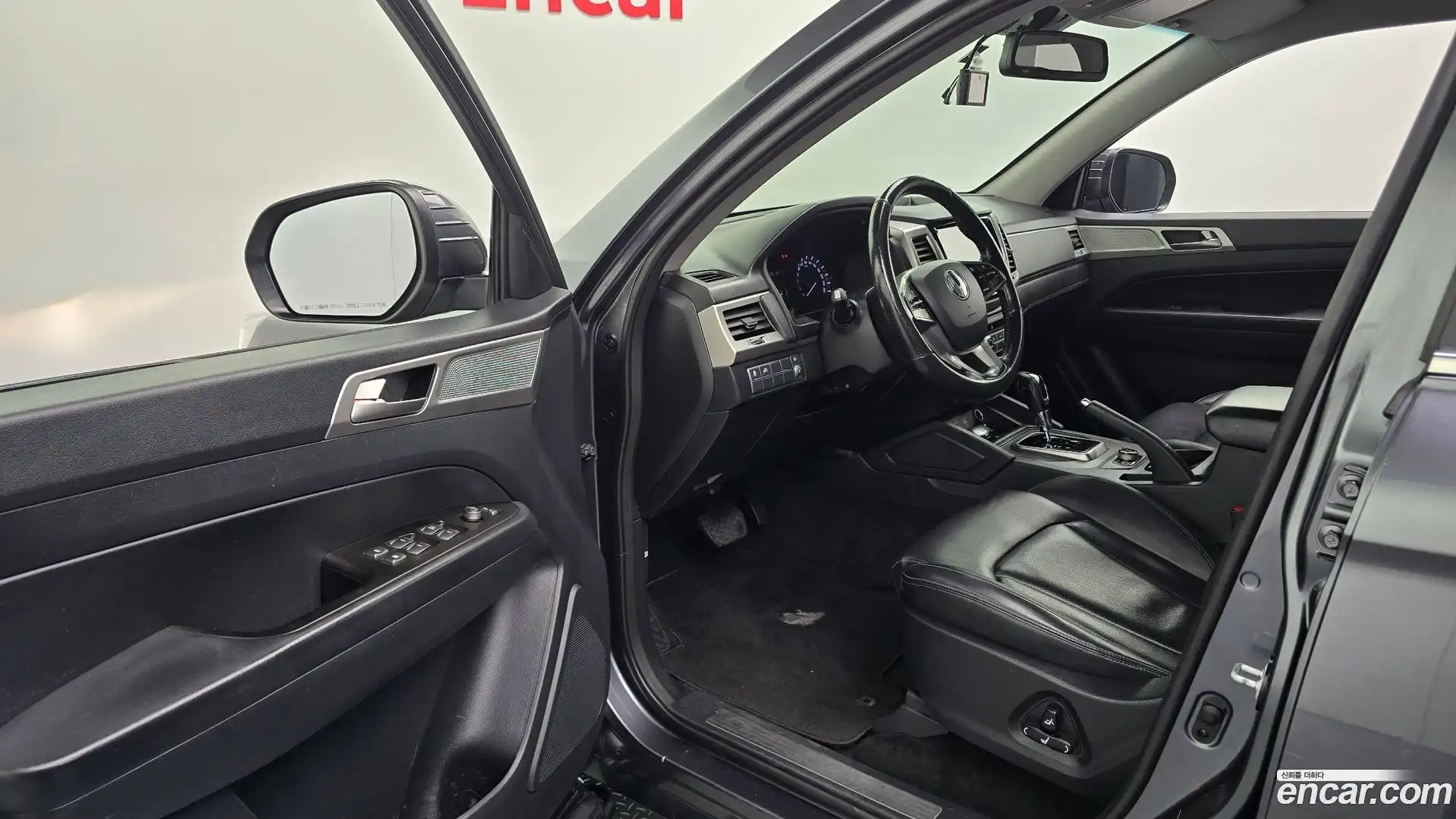 Rexton KG Mobility 2018.11-INNER-010
