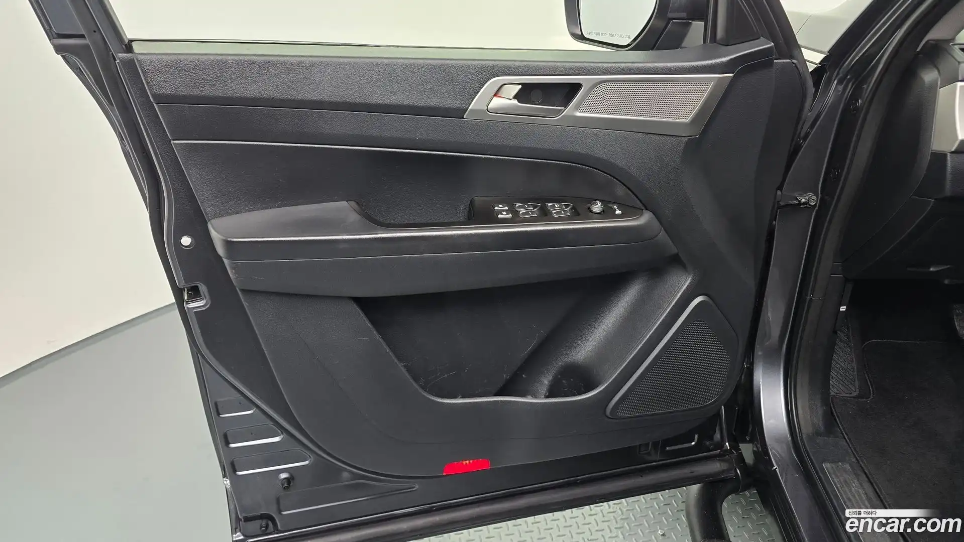 Rexton KG Mobility 2018.11-INNER-034