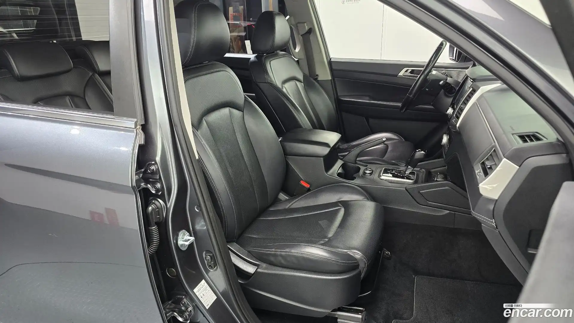 Rexton KG Mobility 2018.11-INNER-036