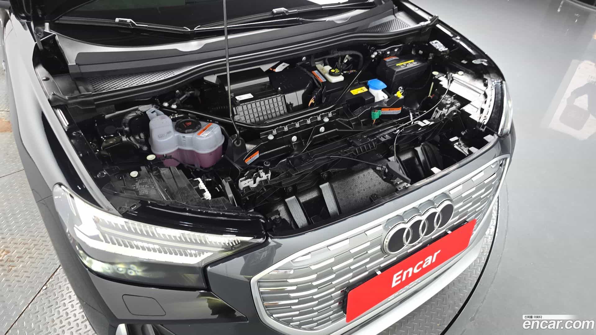 Q4 e-tron Audi 2026.2-OUTER-006
