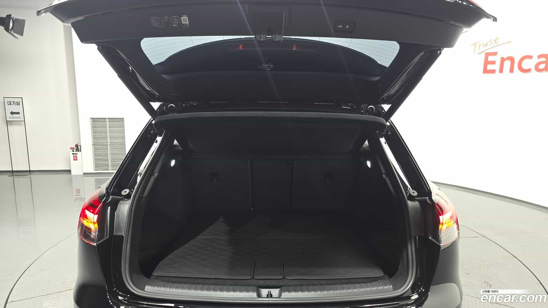 Q4 e-tron Audi 2026.2-OPTION-043
