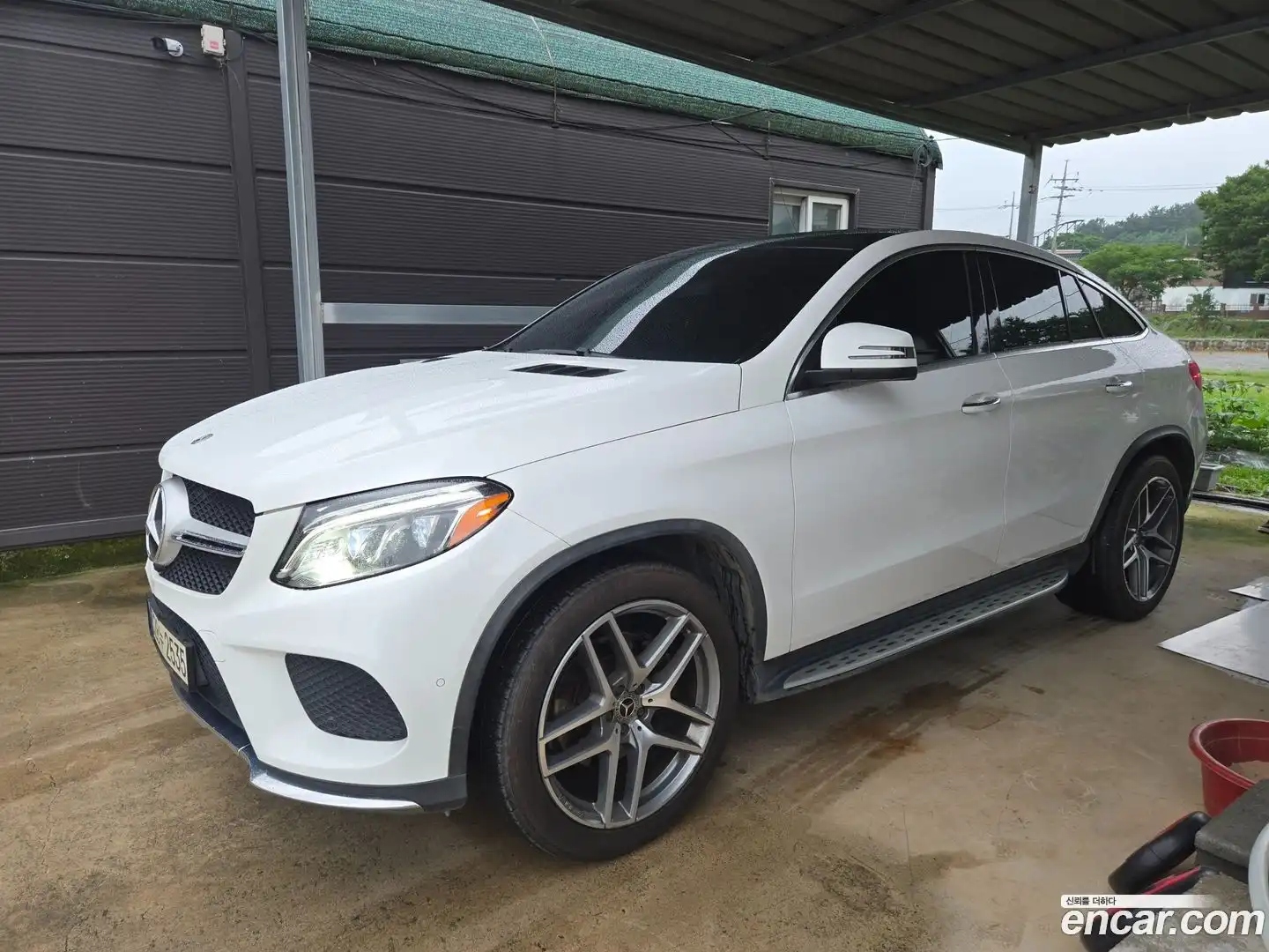 GLE-Class Mercedes-Benz 2018.2-OUTER-003