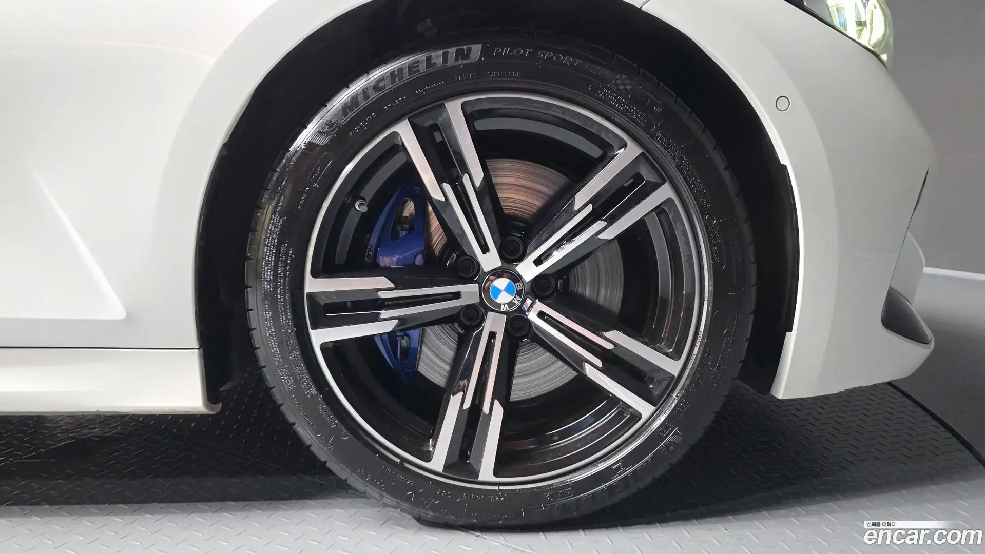 3-Series BMW 2024.0-OUTER-031