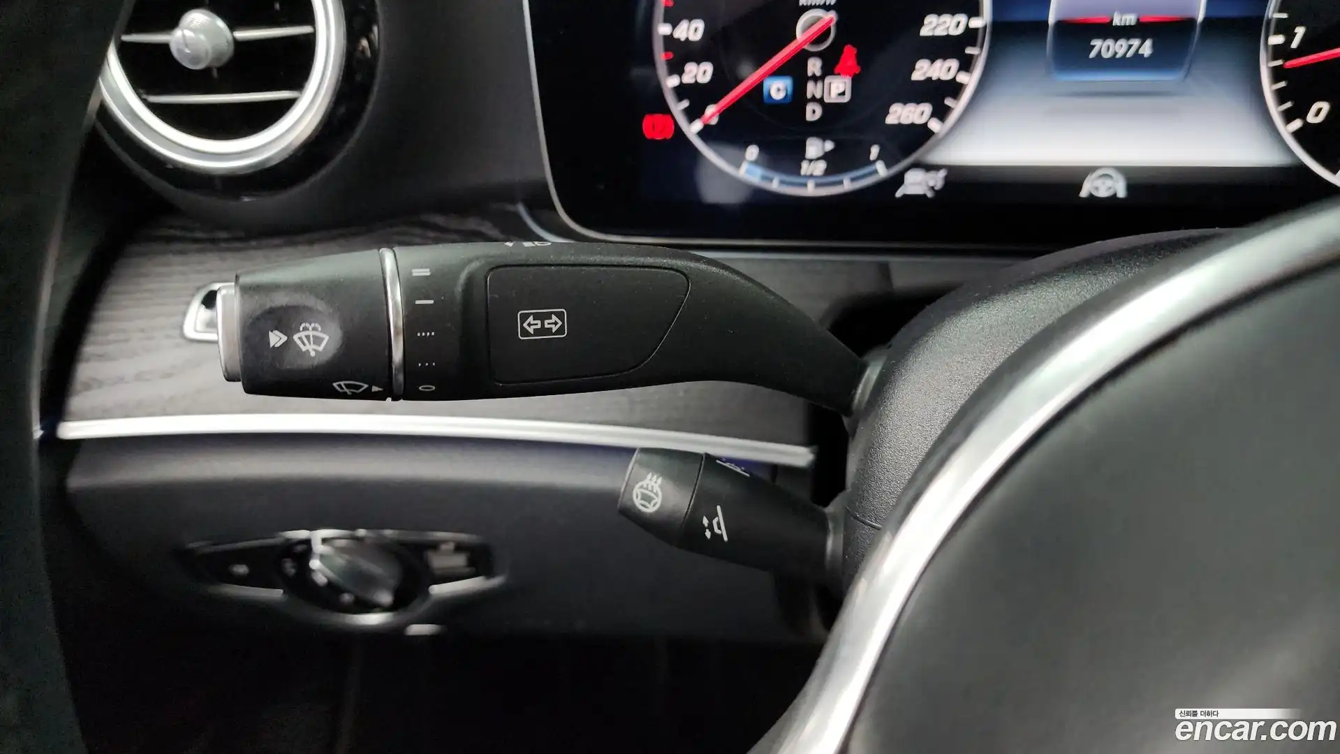 E-Class Mercedes-Benz 2018.10-OPTION-042