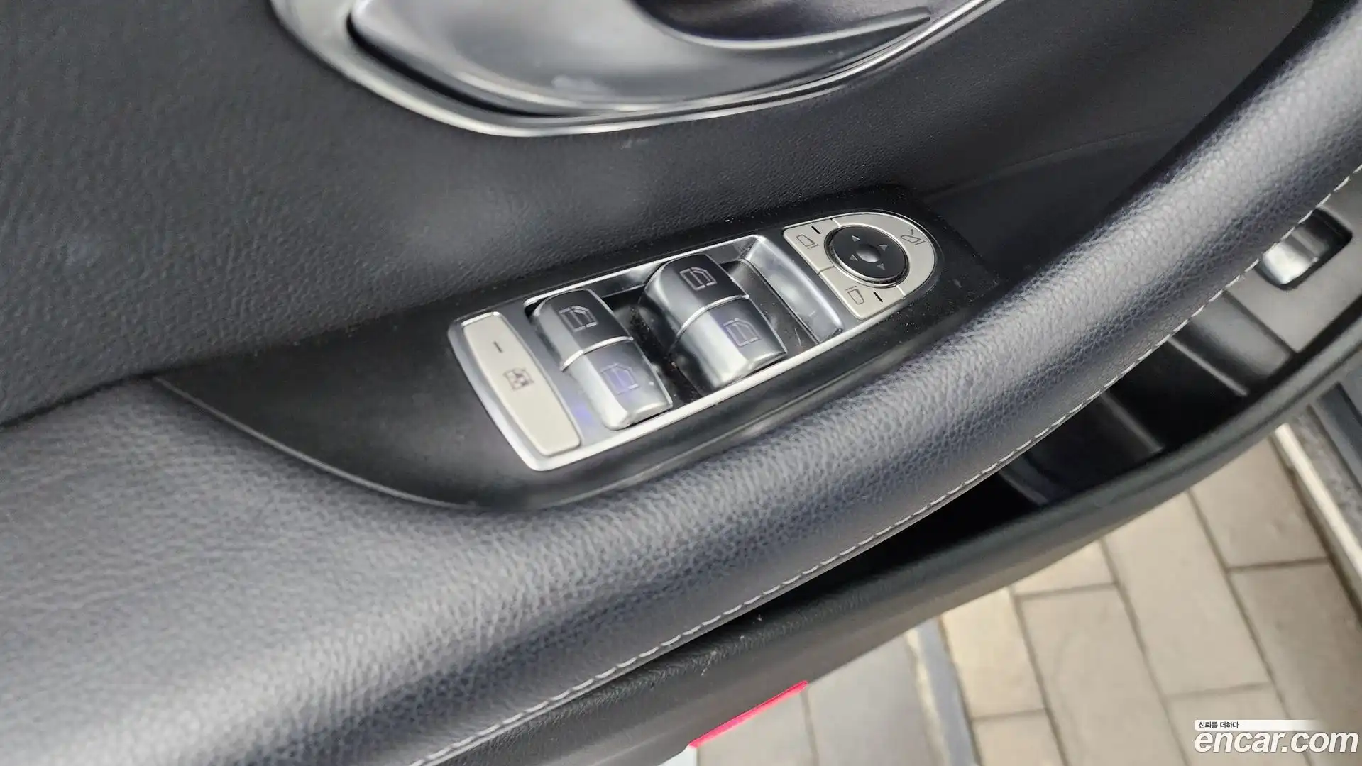 E-Class Mercedes-Benz 2018.10-OPTION-043