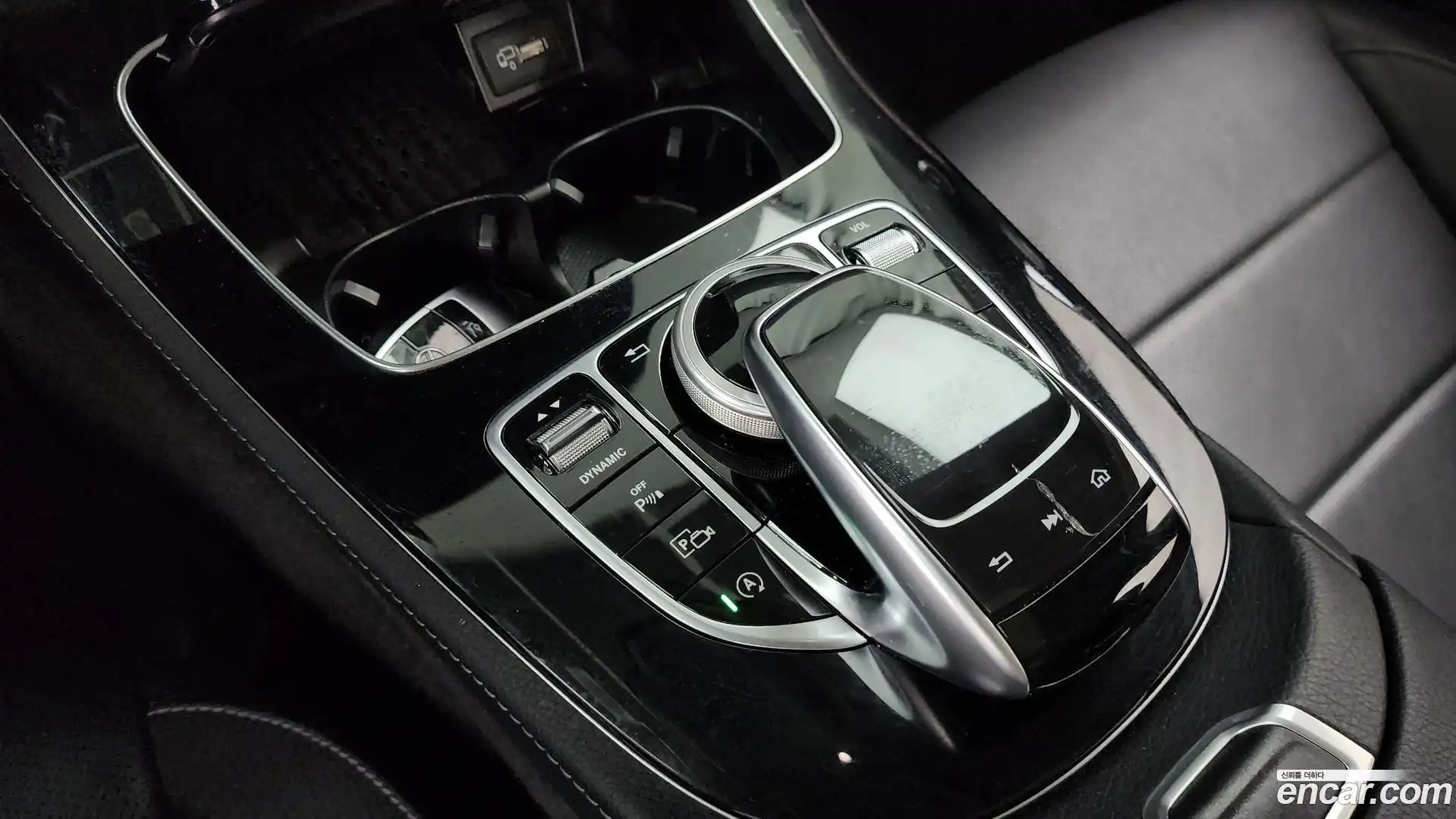 E-Class Mercedes-Benz 2018.10-OPTION-044