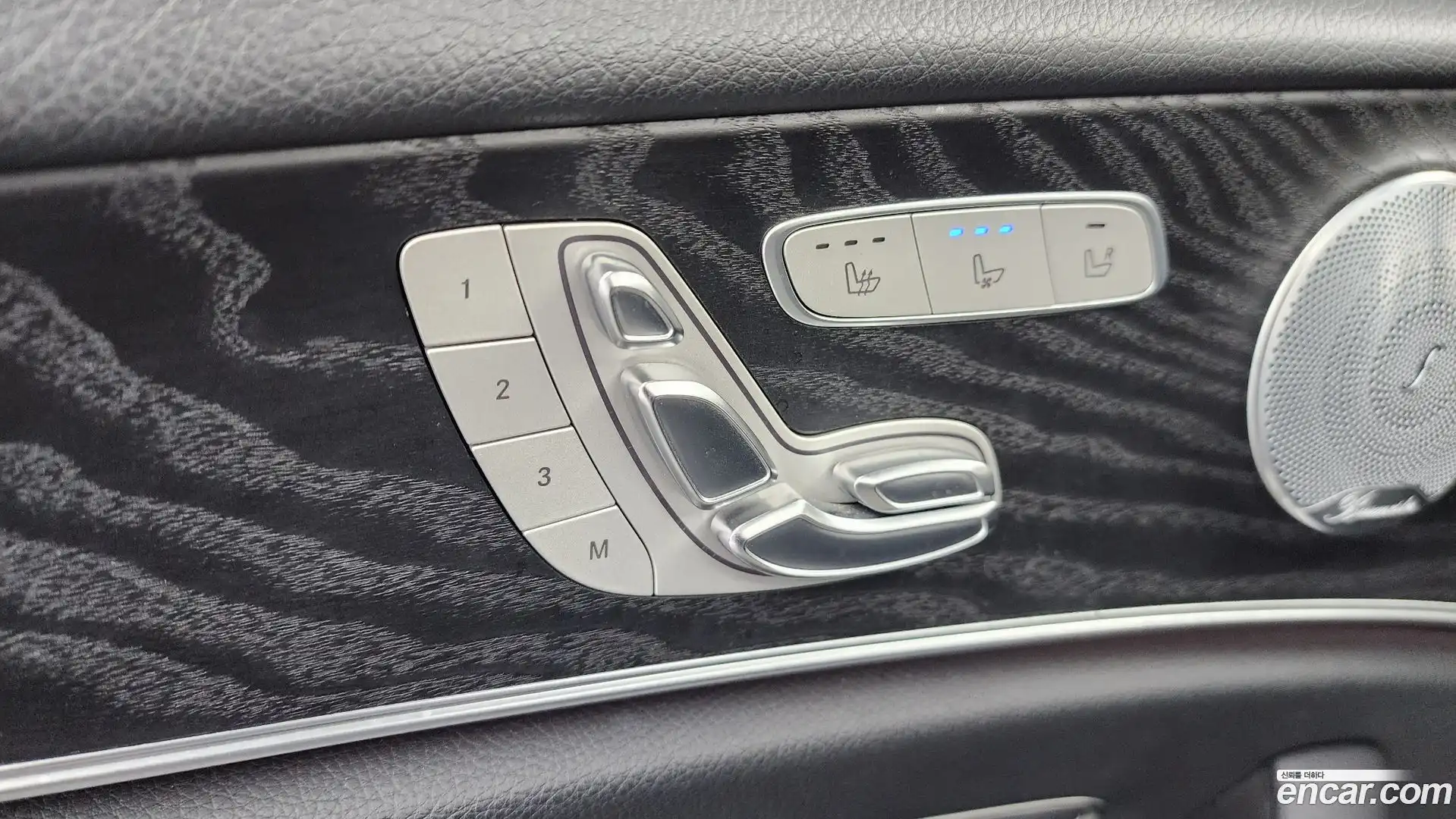 E-Class Mercedes-Benz 2018.10-OPTION-047