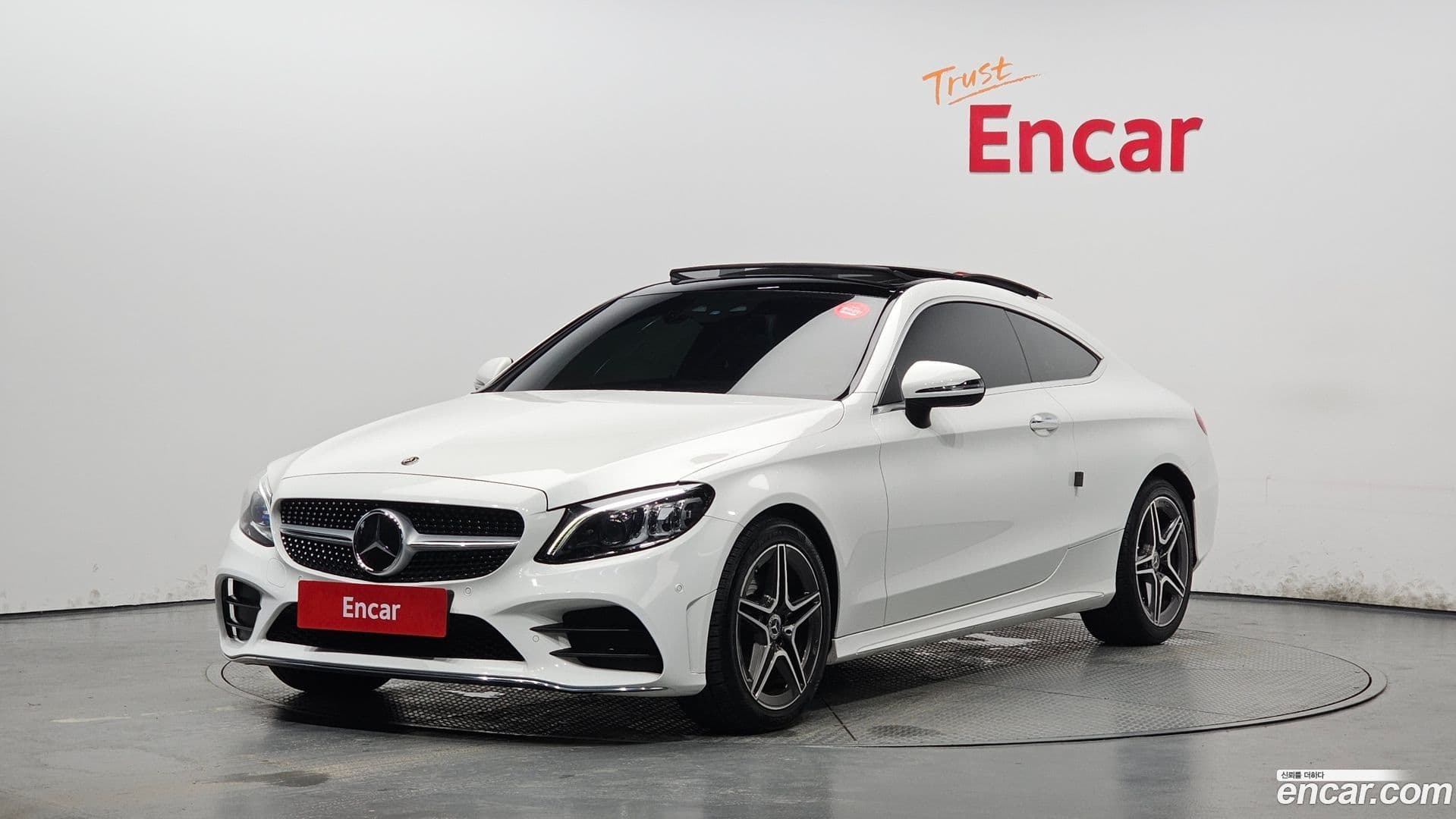 Main__Slider__Photo:C-Class Mercedes-Benz 2021.5-0