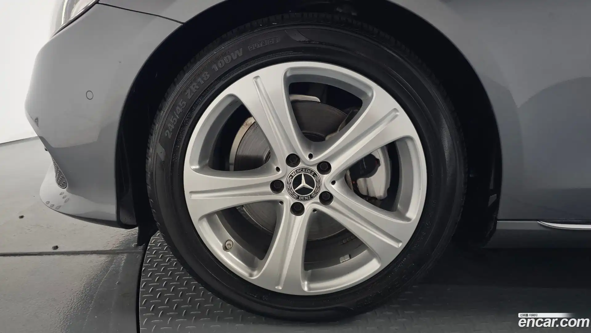 E-Class Mercedes-Benz 2017.7-OUTER-005