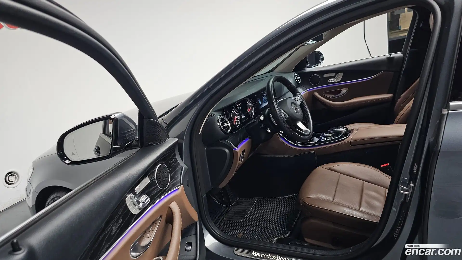 E-Class Mercedes-Benz 2017.7-INNER-010