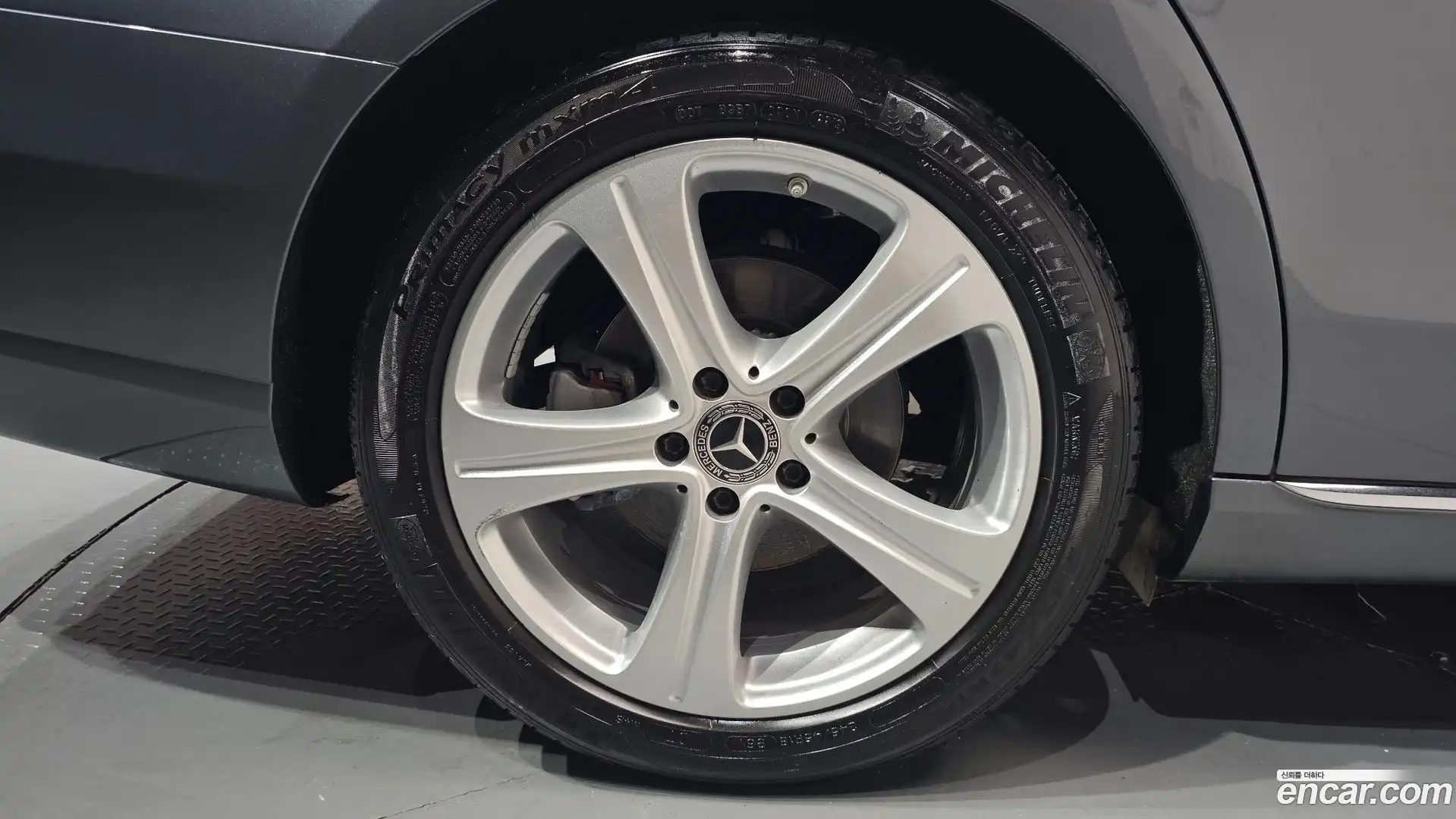 E-Class Mercedes-Benz 2017.7-OUTER-031
